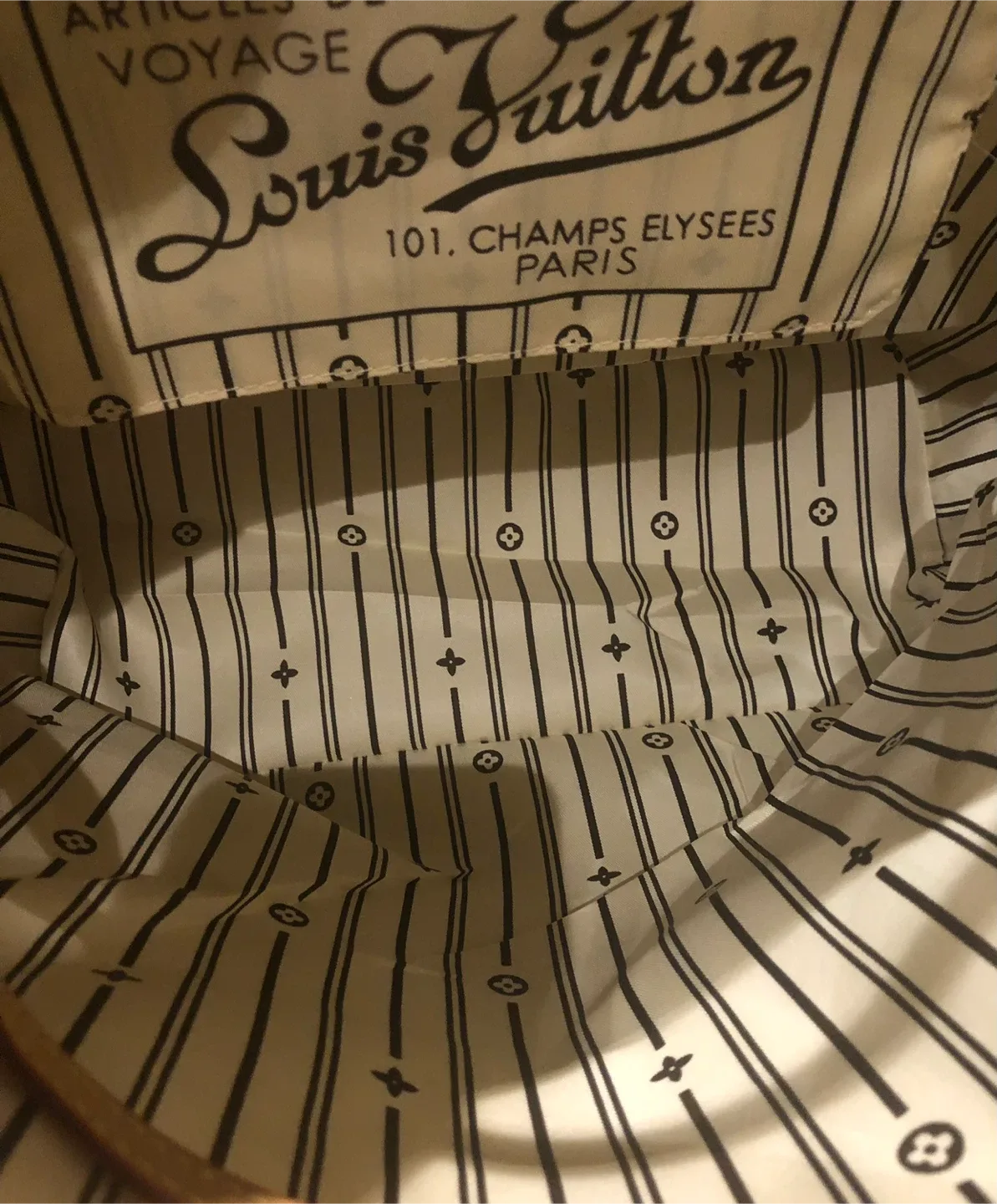 LV Damier Neverfull Medium New image indicator(5)