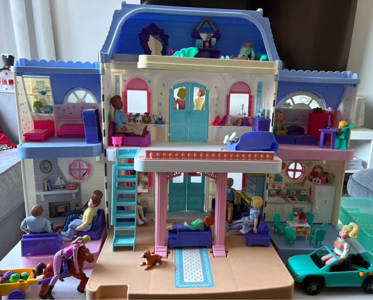 Fisher Price Loving Family Dollhouse.