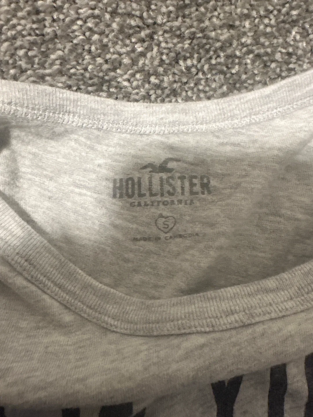 Hollister Grey ‘New York’ Tee Small, BARELY WORN image indicator(2)