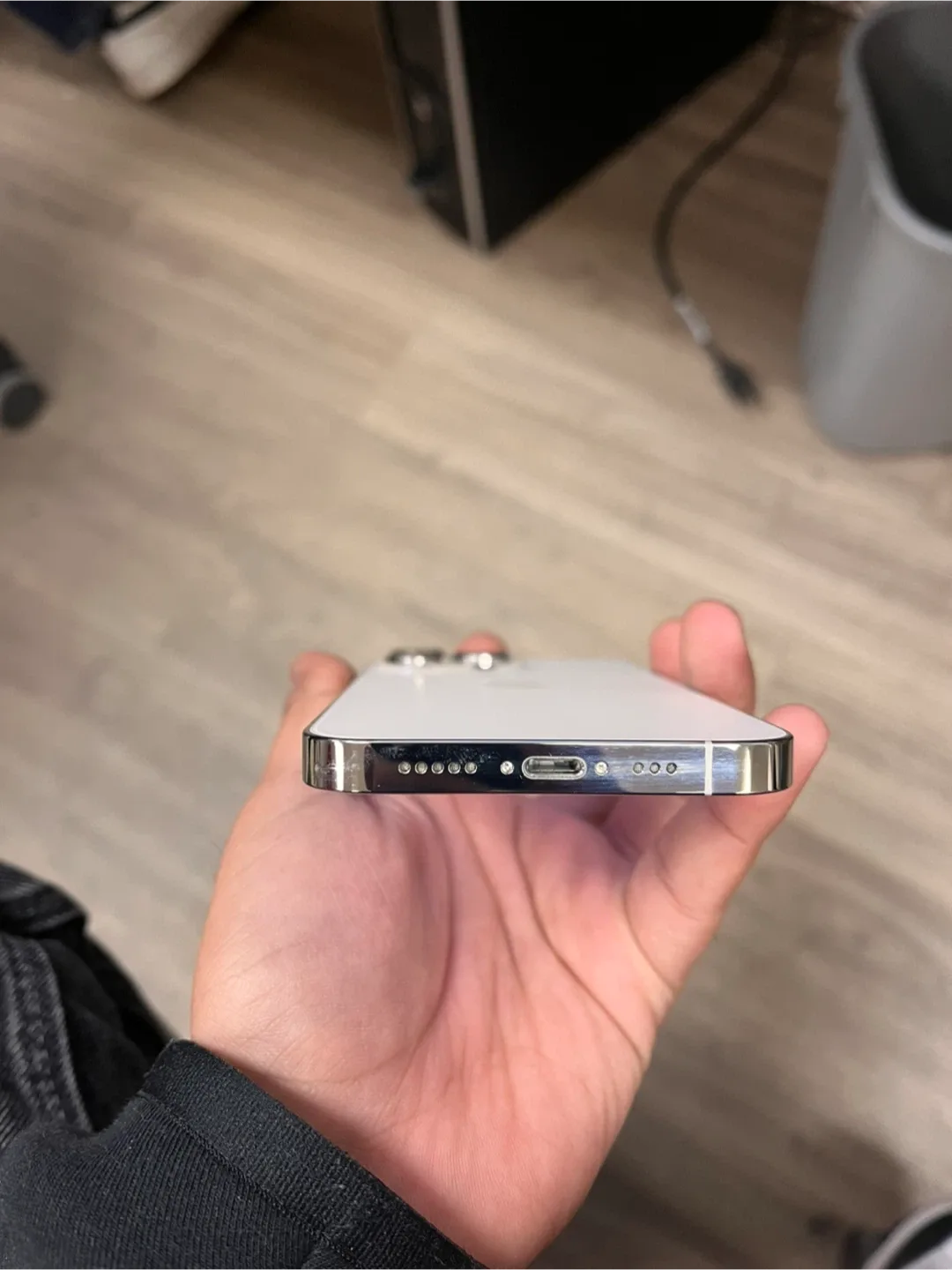 iPhone 13 Pro - 128GB for Sale image indicator(3)