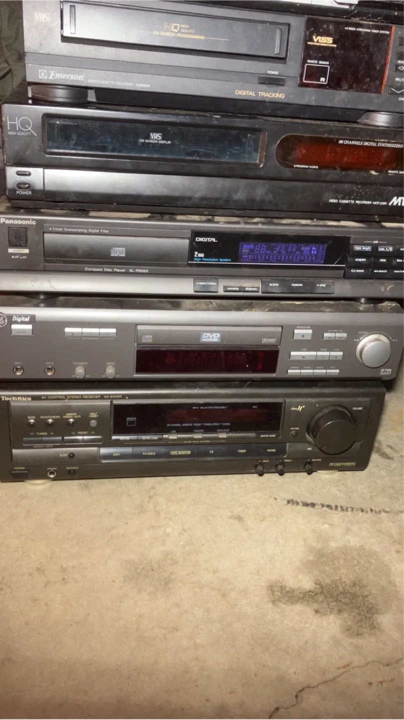 Electronics –  Radios / Stereo / DVD / VCR / Cassette Deck image indicator(2)