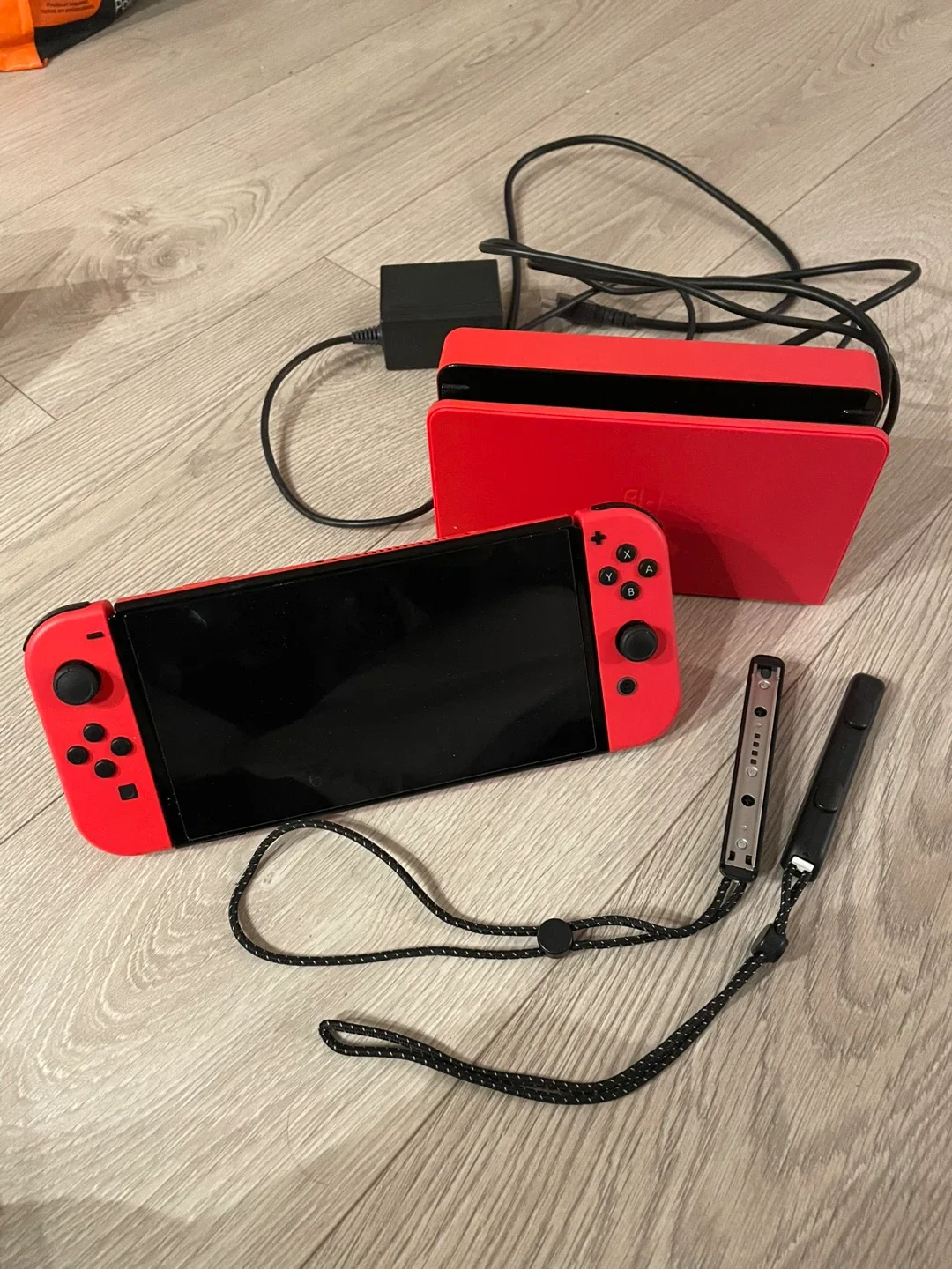 OLED Mario Red Nintendo Switch with Dock image indicator(2)