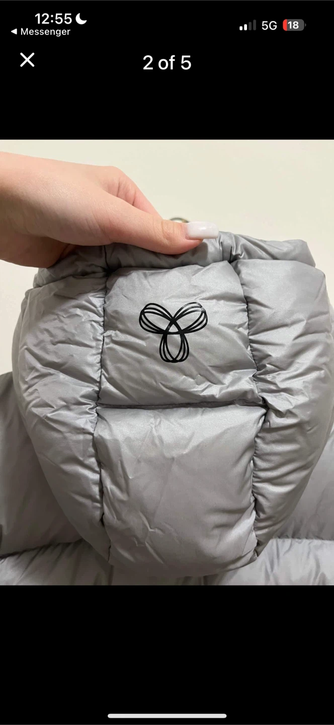 TNA Silver Puffer Jacket-Mid. Size Small - photo 3