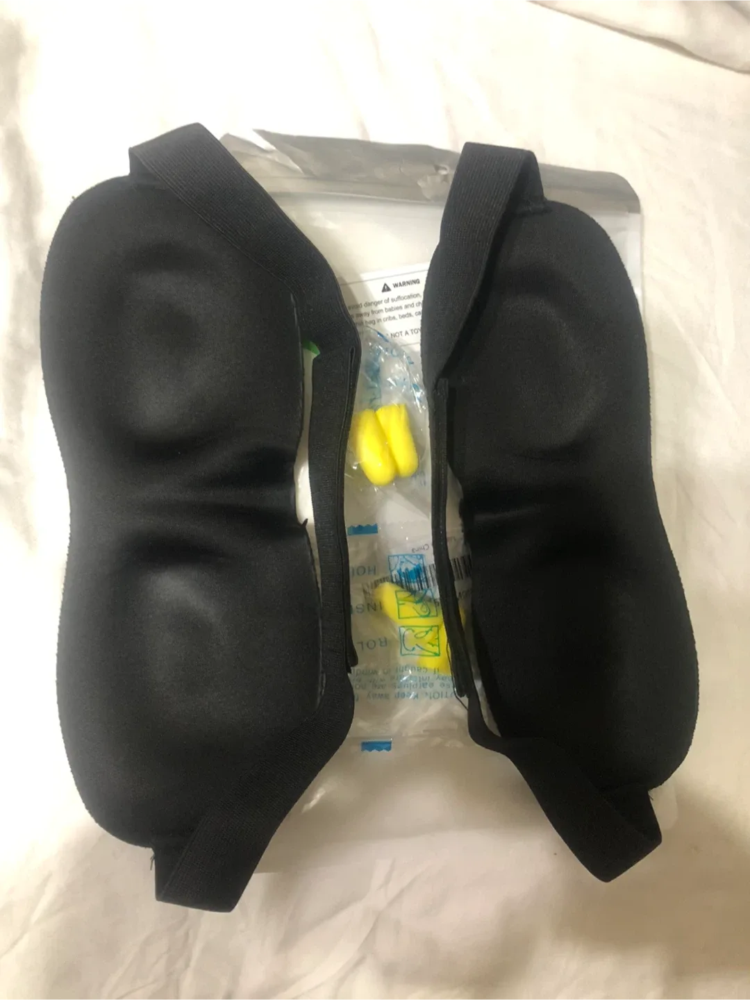 Eye Mask with Earplugs, Black image indicator(3)