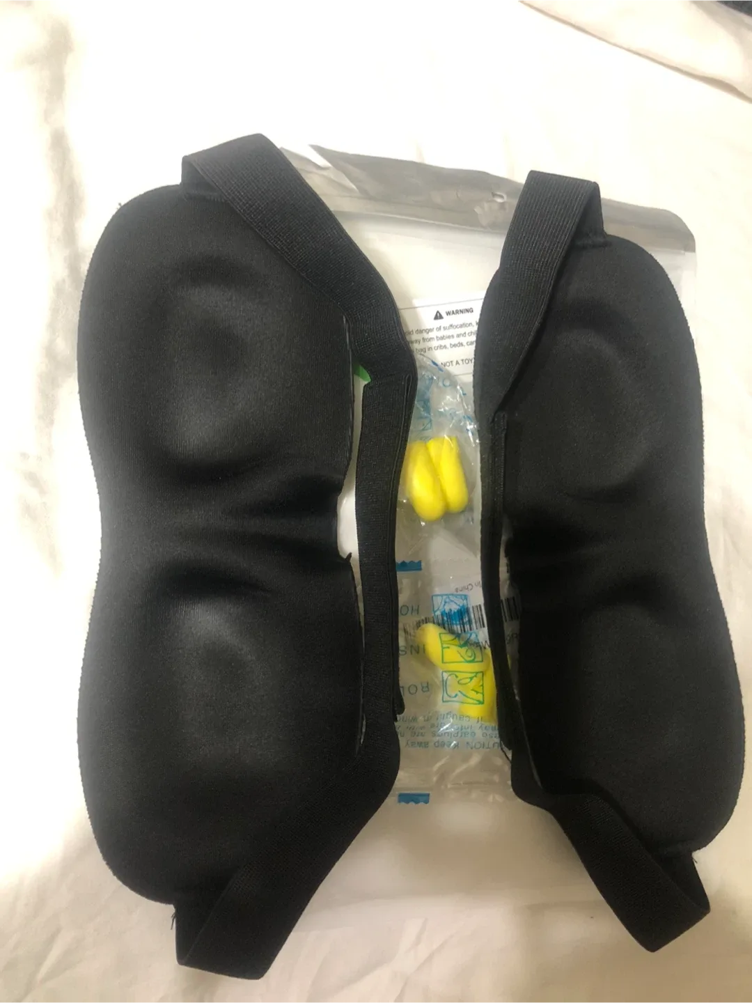 Eye Mask with Earplugs, Black image indicator(4)