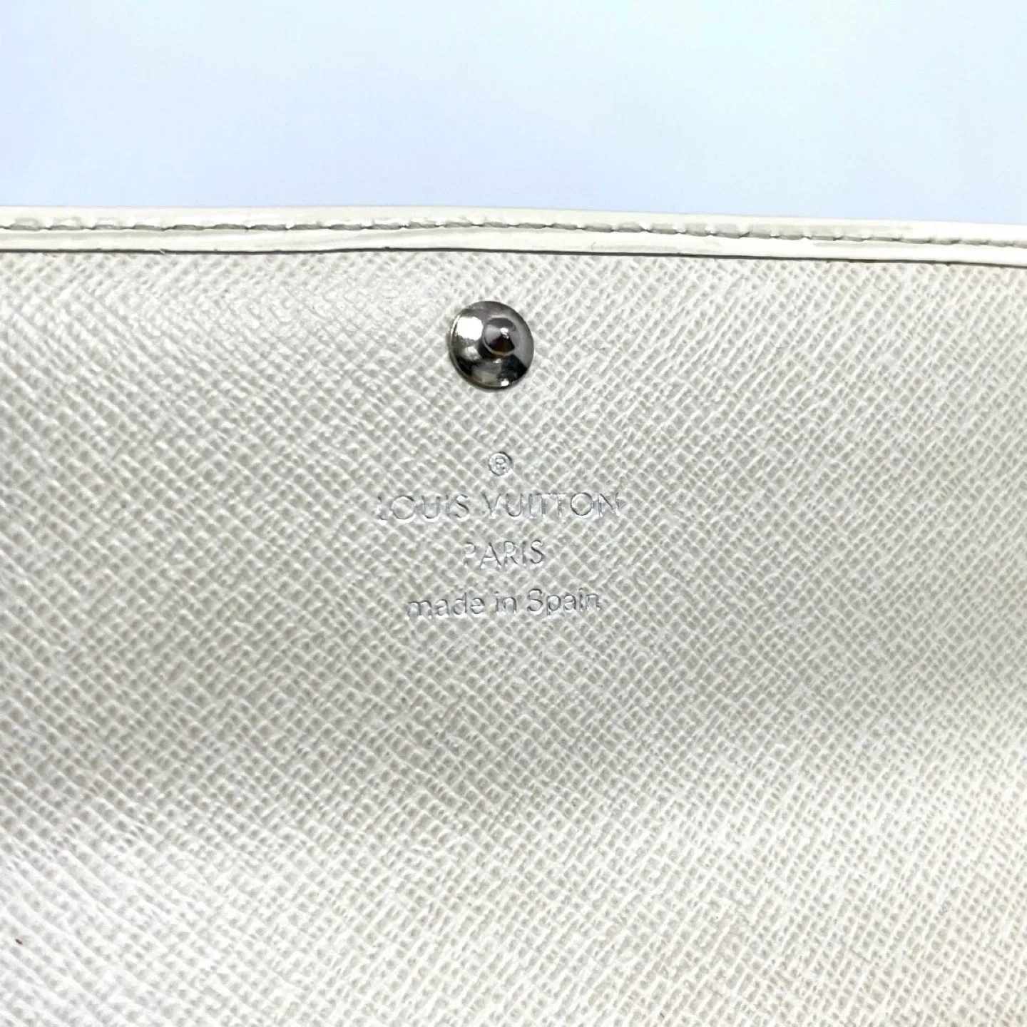 Louis Vuitton Epi Leather Wallet image indicator(3)