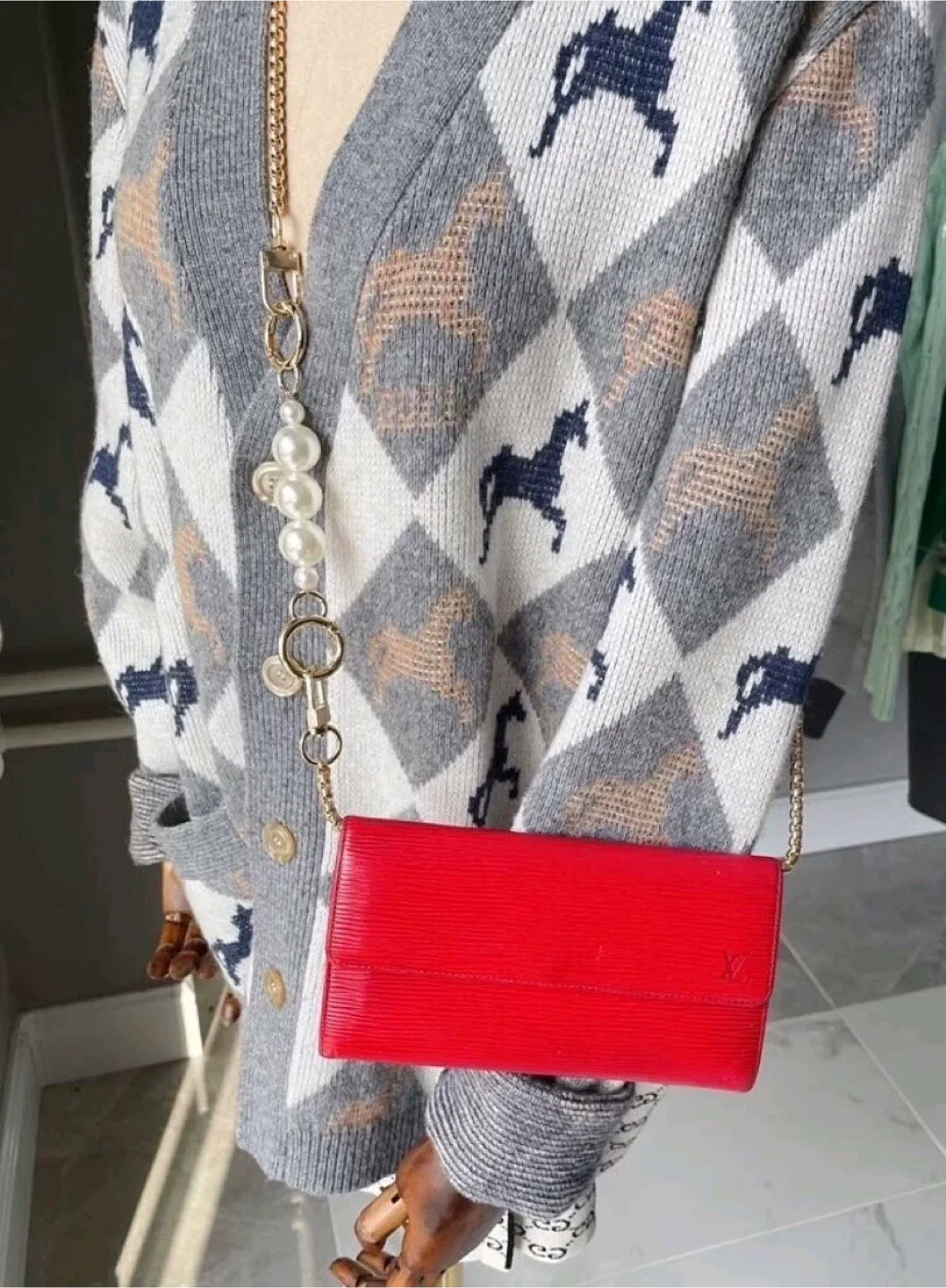 Louis Vuitton Epi Leather Wallet image indicator(5)