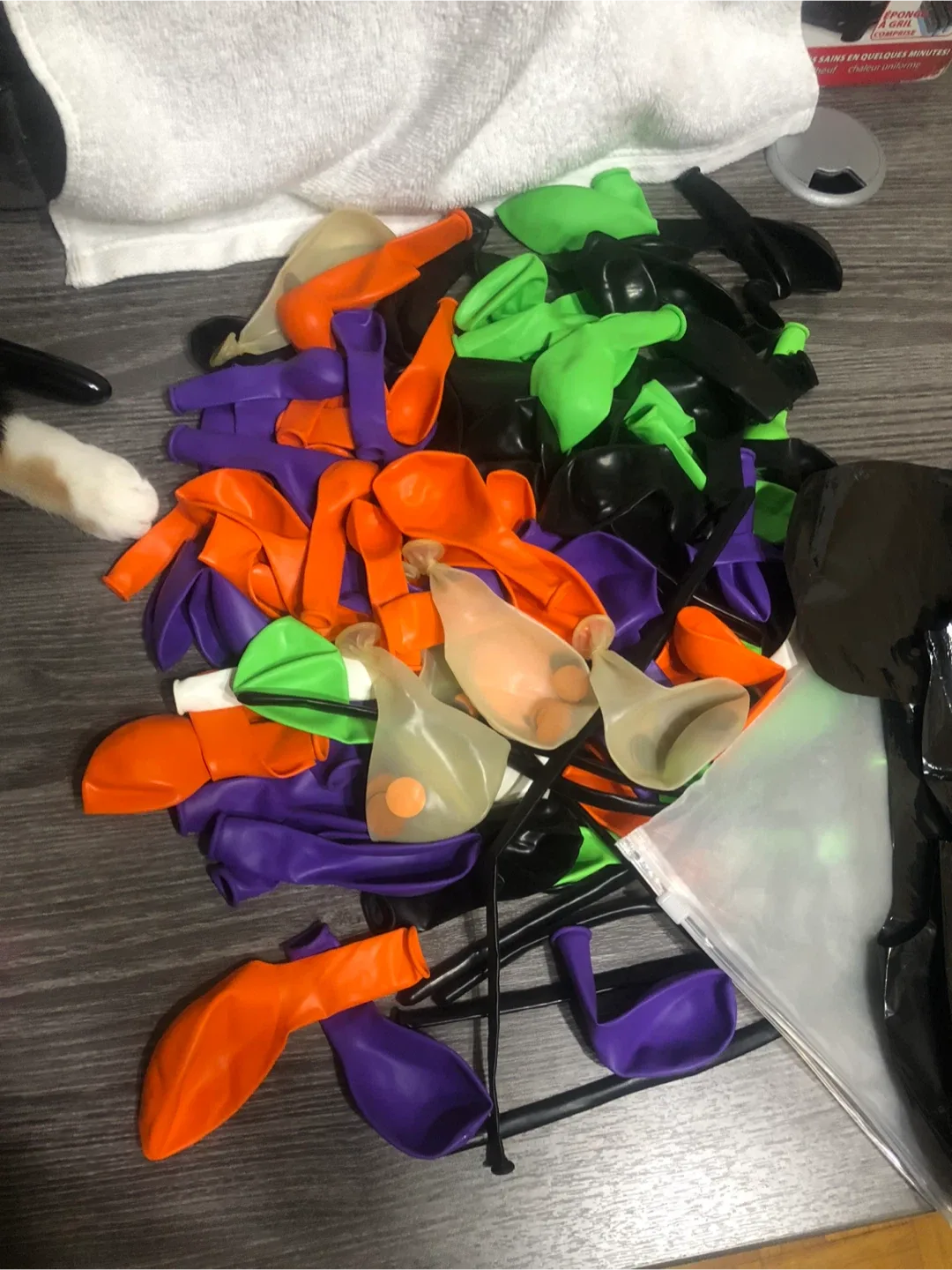 Mixed theme Balloons - Orange, Purple, Green, Black image indicator(3)