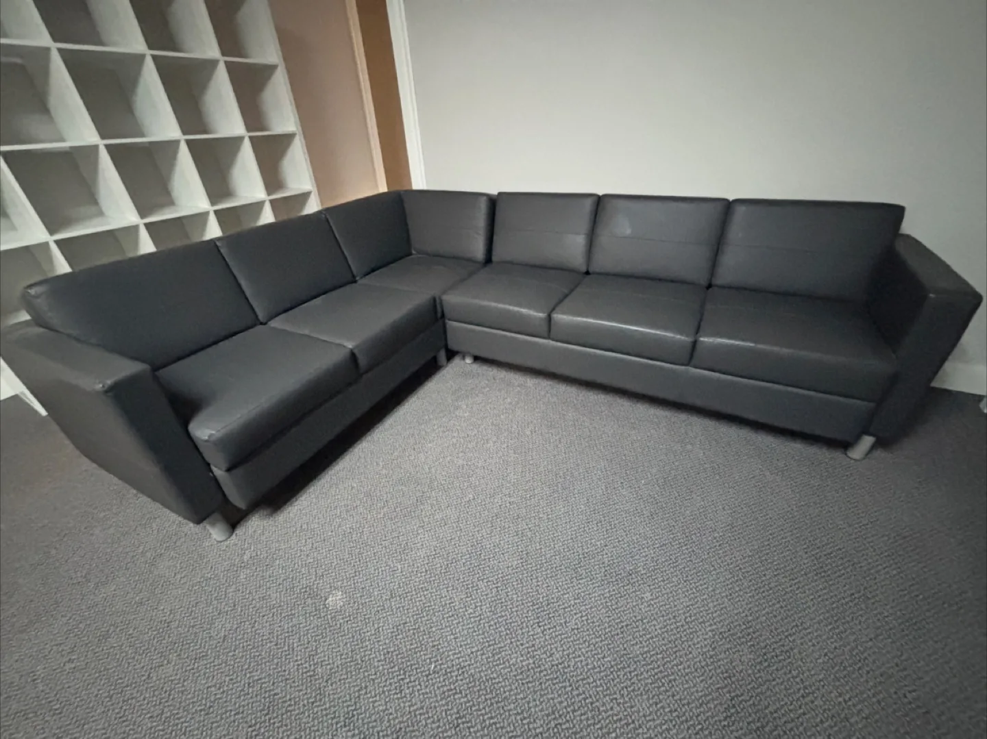 Grey Leather Sectional Sofa image indicator(4)