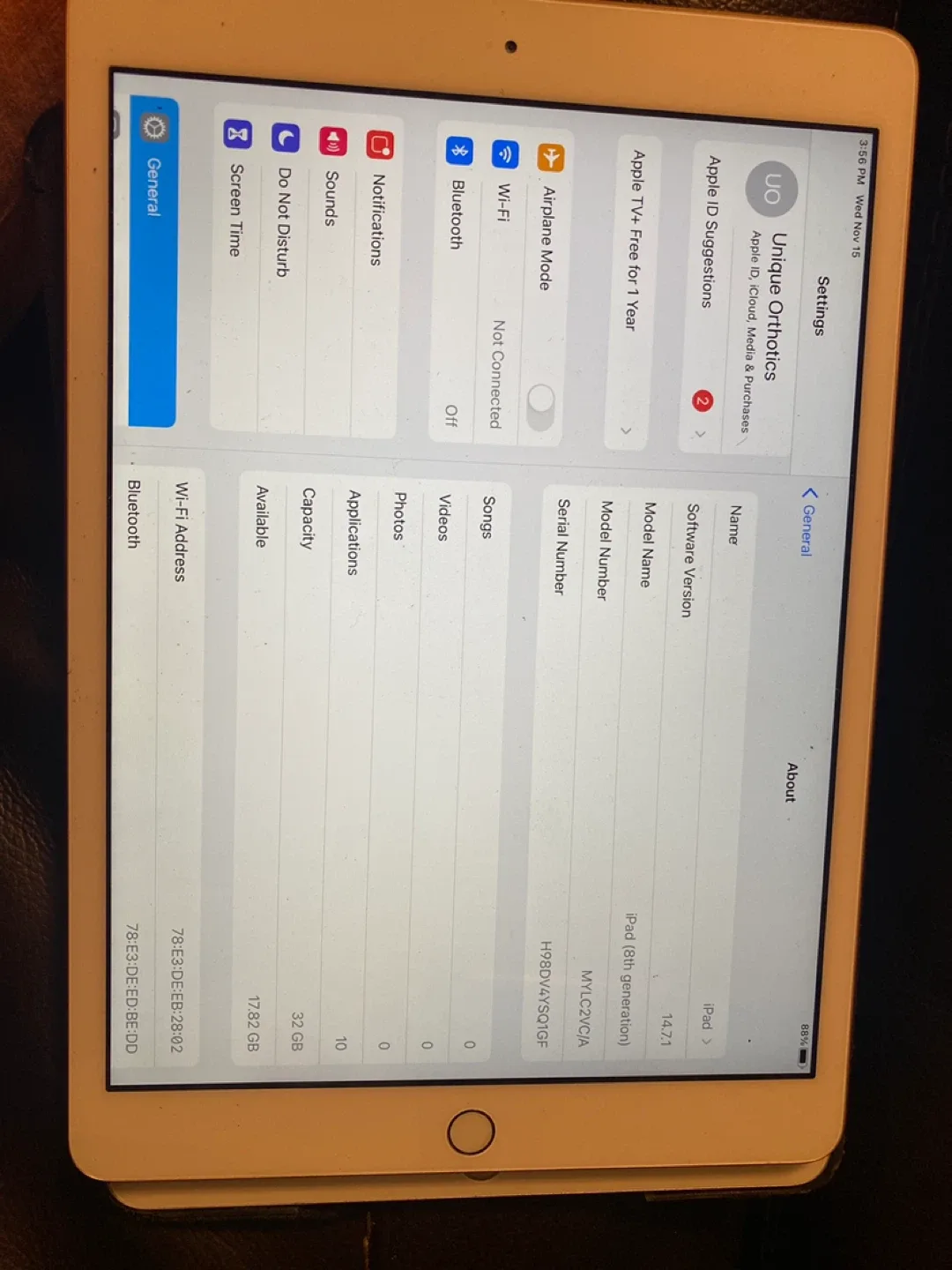 Apple iPad 8th Generation 32GB Gold image indicator(2)