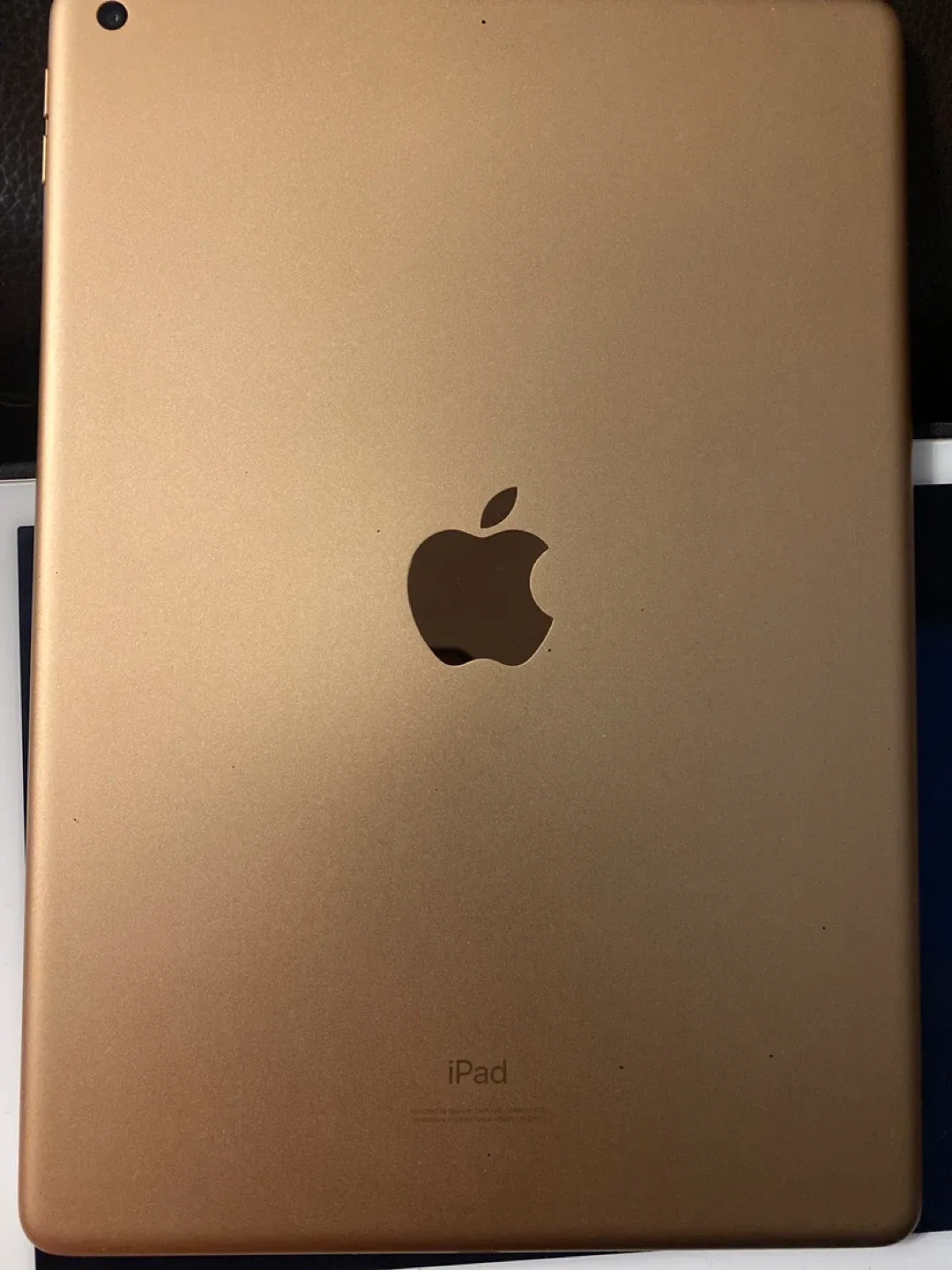 Apple iPad 8th Generation 32GB Gold image indicator(3)