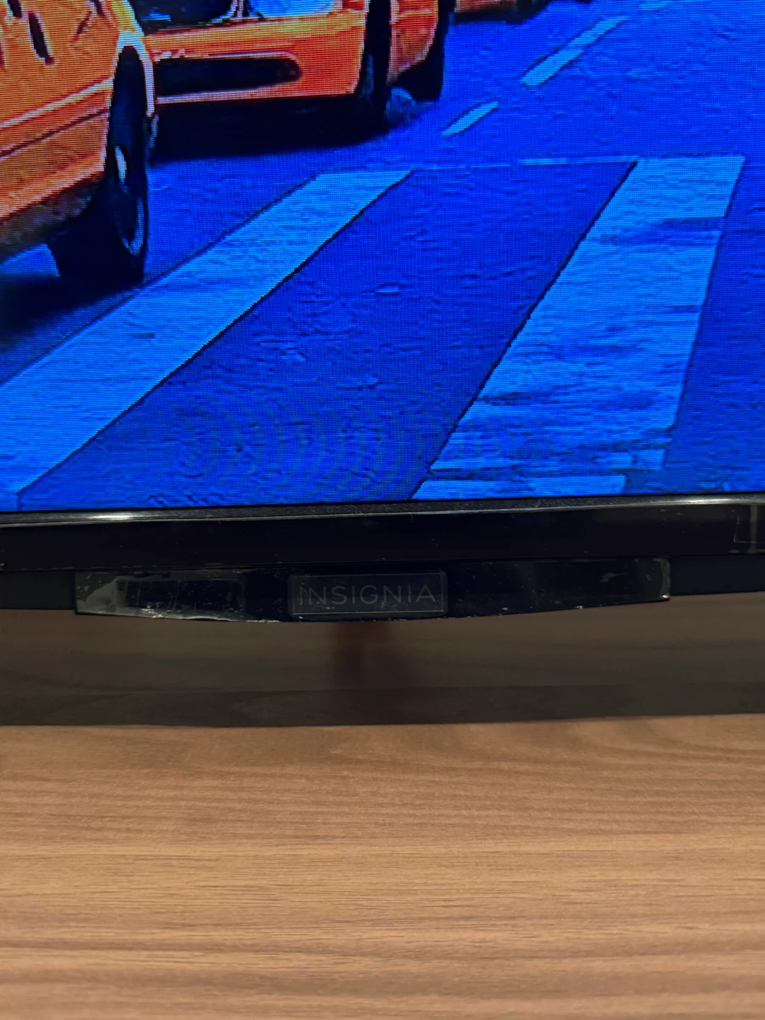 40” TV Insignia LCD - photo 2