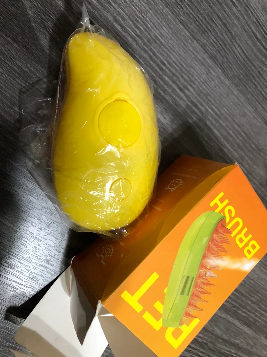 New Pet Brush with Spray Function image indicator(5)