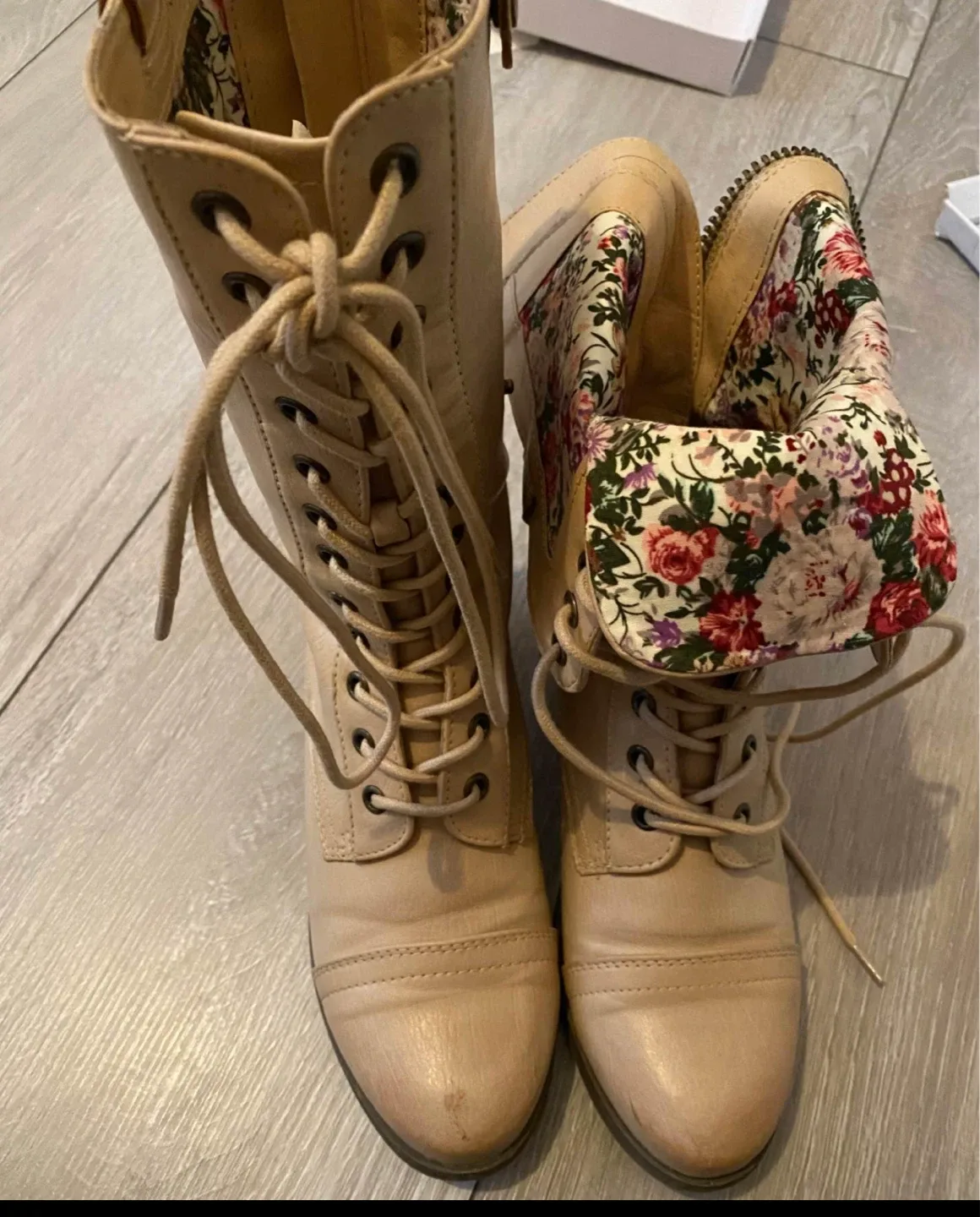Beige Lace-up Boots with Floral Lining Combat Boot