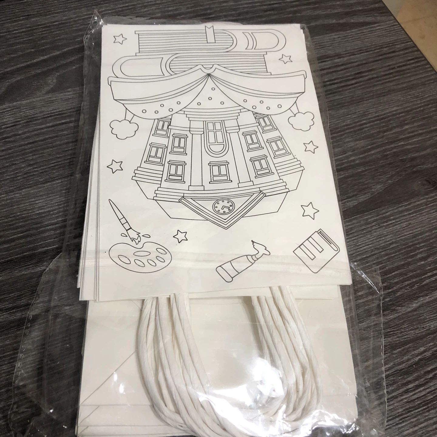 DIY Colouring Paper Gift Bags - photo 3