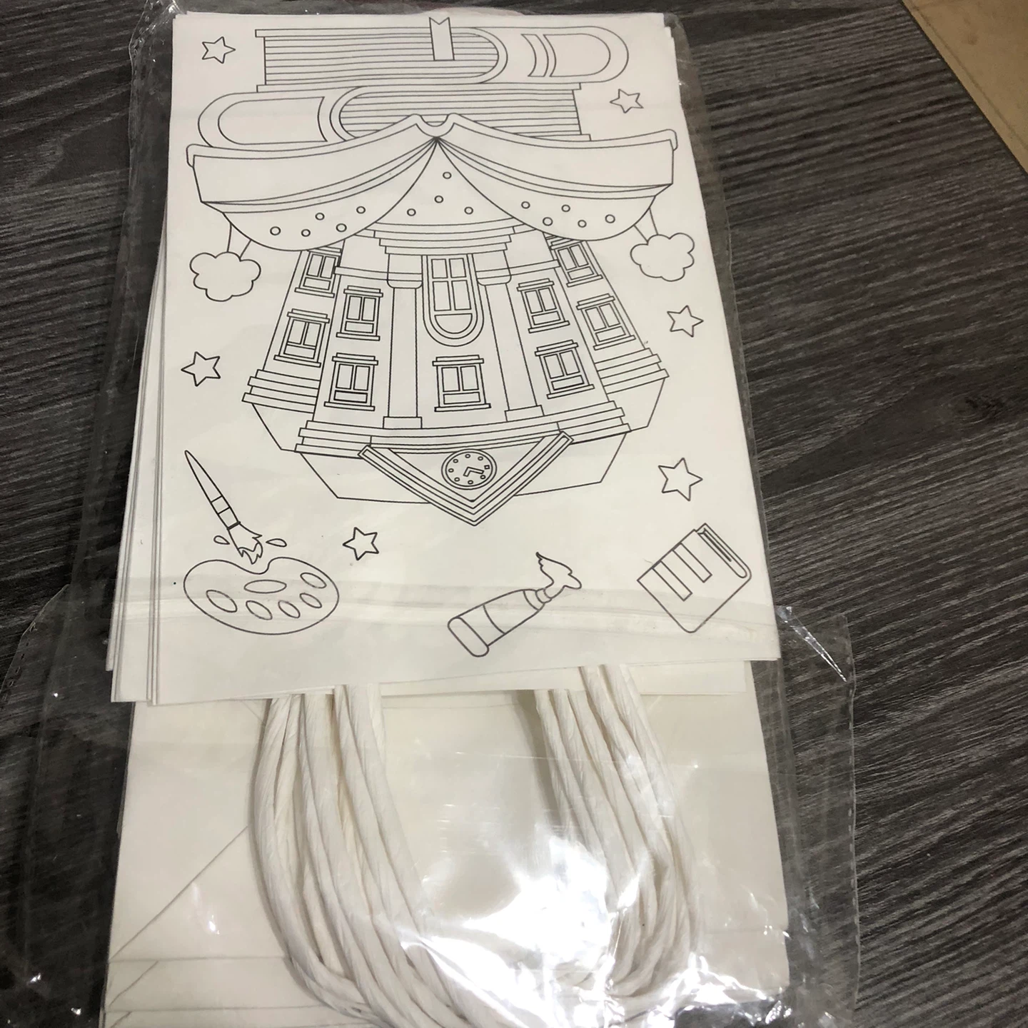 DIY Colouring Paper Gift Bags - photo 4