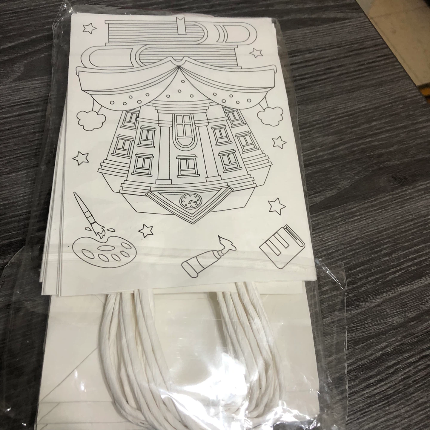 DIY Colouring Paper Gift Bags - photo 5
