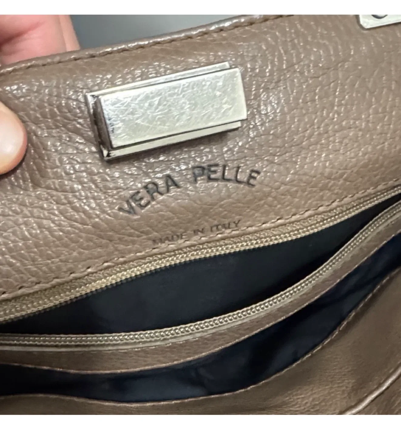 Vere pelle pebbled leather bag image indicator(5)