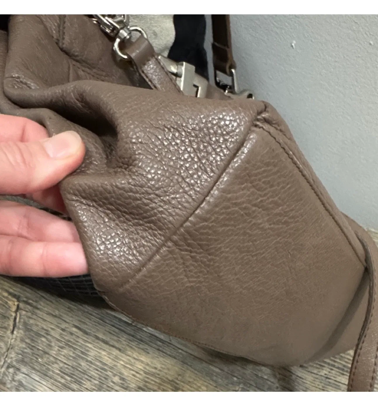 Vere pelle pebbled leather bag image indicator(7)