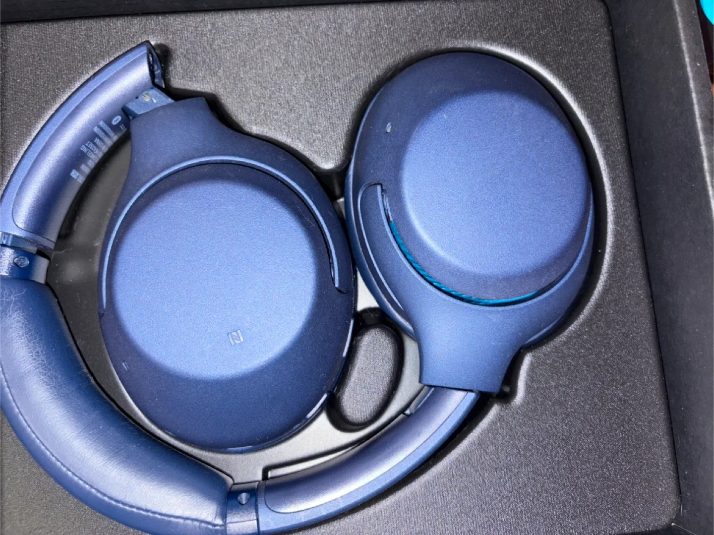 Sony WH-XB900N Extra Bass Noise Cancelling Headphones image indicator(4)