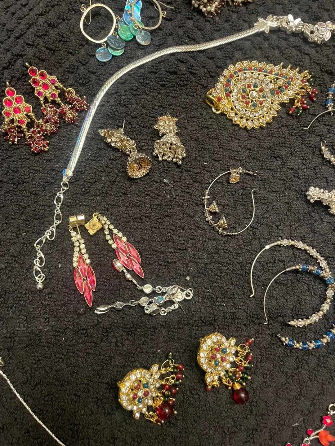 Assorted Costume Jewellery image indicator(5)