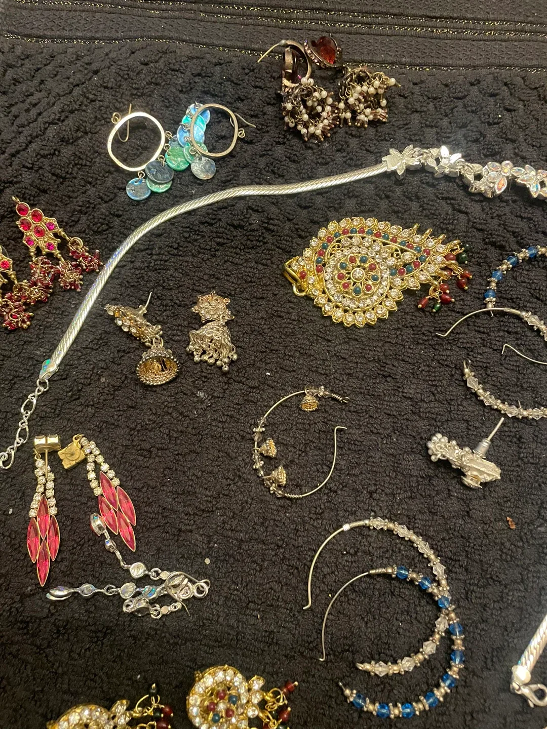 Assorted Costume Jewellery image indicator(6)