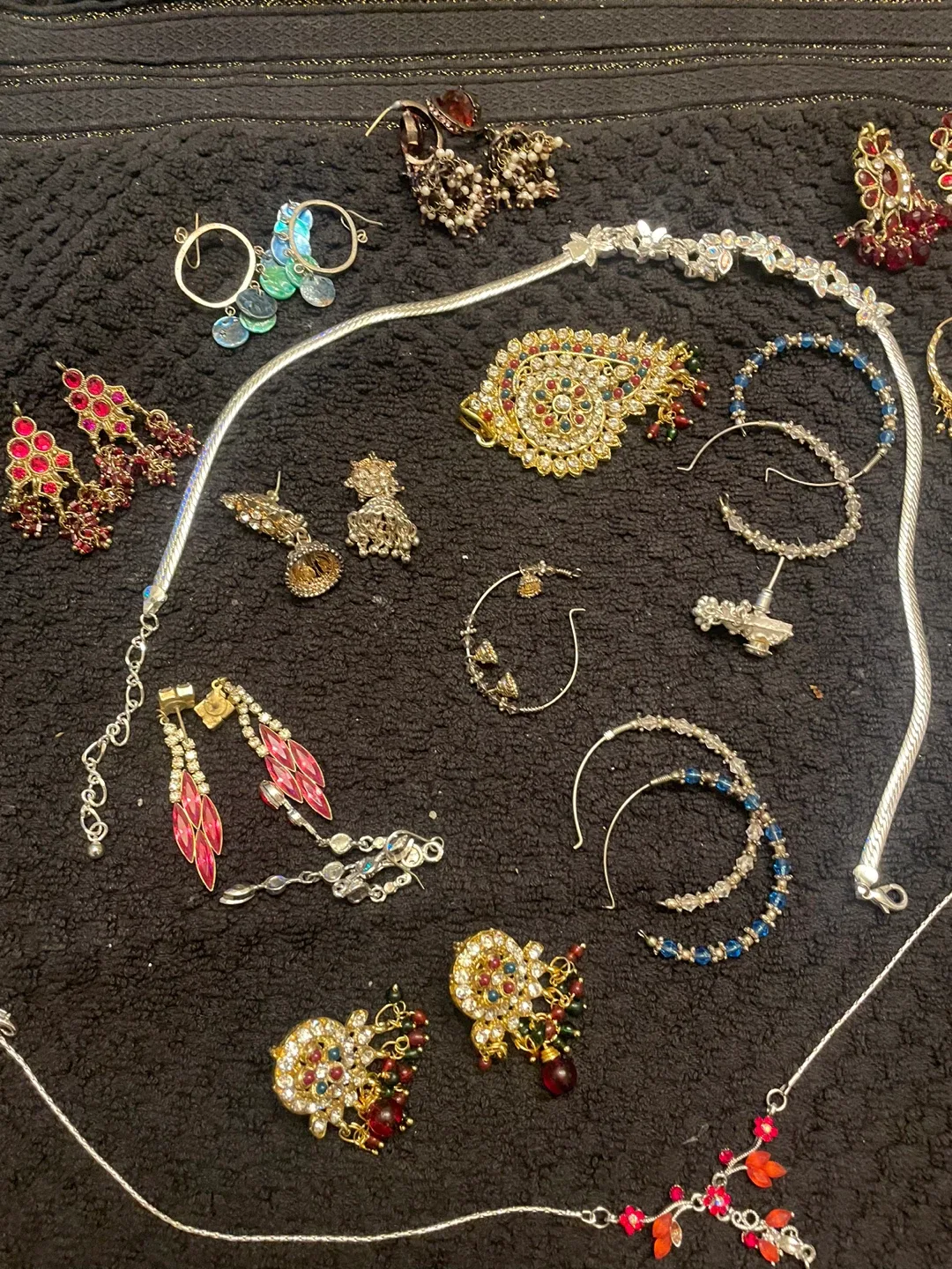 Assorted Costume Jewellery image indicator(4)