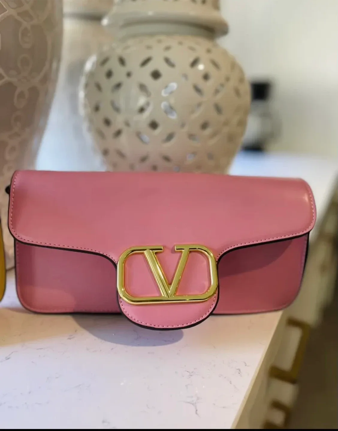 Valentino Pink bag image indicator(2)