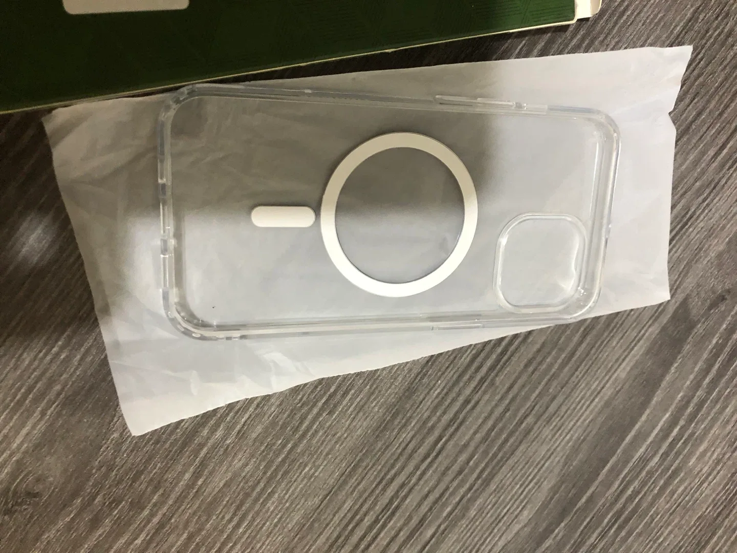 New Tigowos Magnetic Clear iPhone 14 Case image indicator(4)