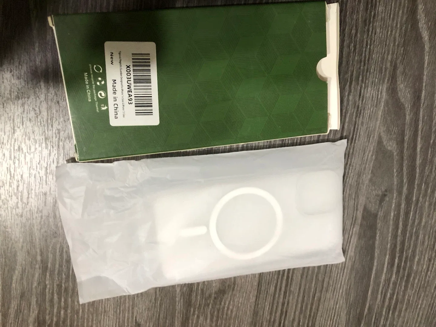 New Tigowos Magnetic Clear iPhone 14 Case image indicator(7)