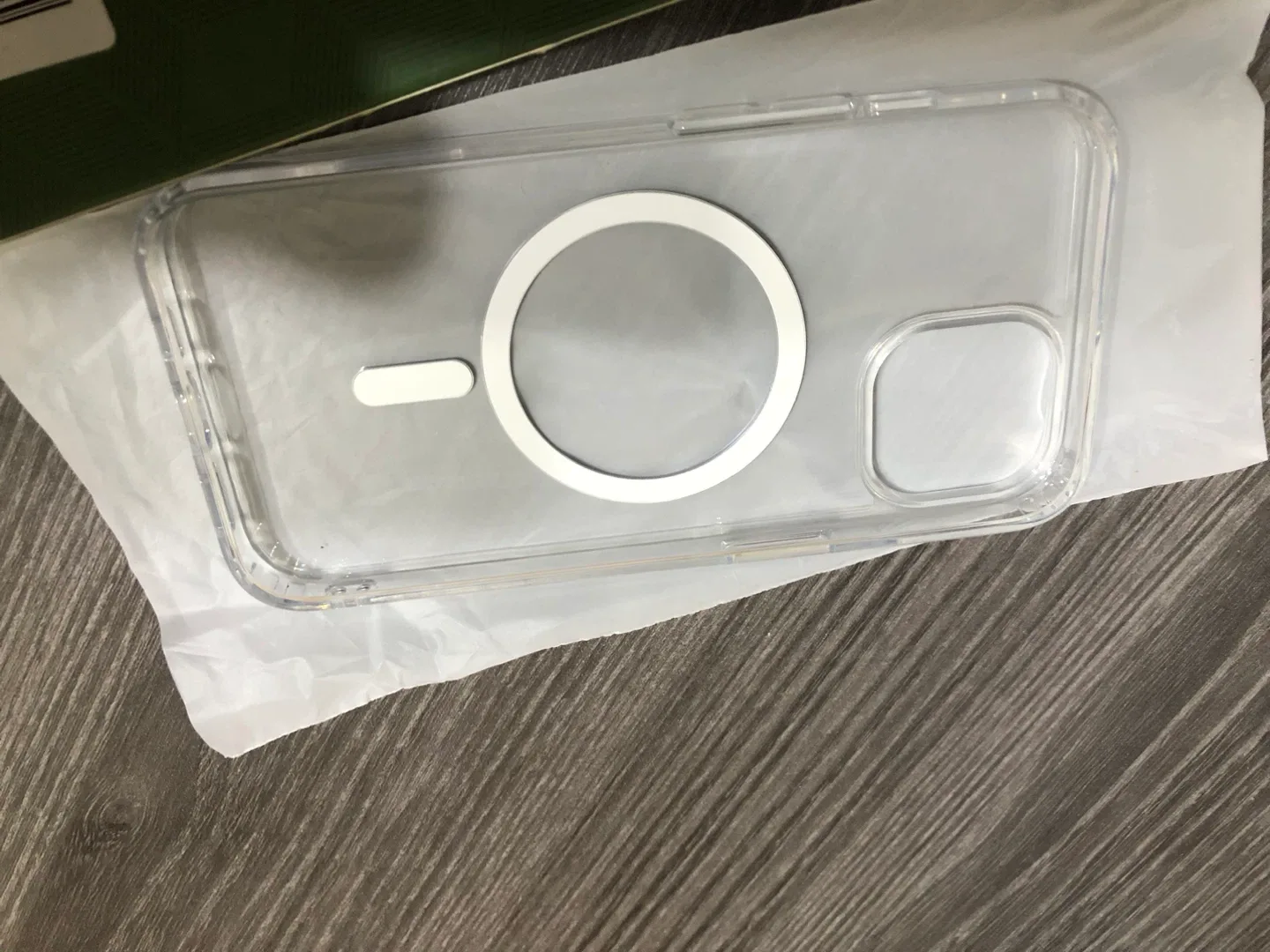 New Tigowos Magnetic Clear iPhone 14 Case image indicator(9)