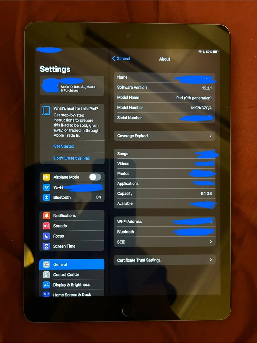 Apple iPad 9th Generation 64GB Wifi with Case