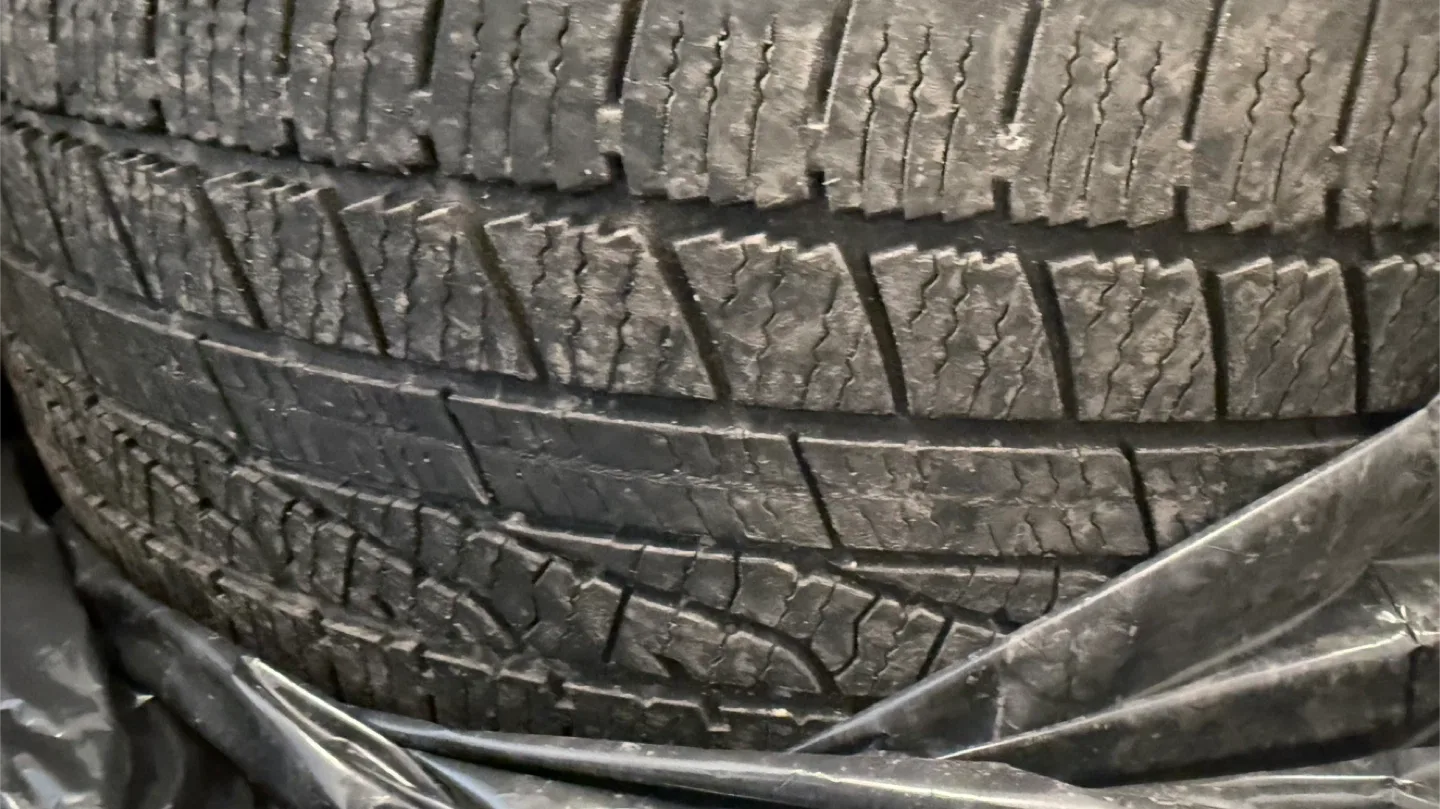 Used Tire good year 235/55 R19 dot 2022