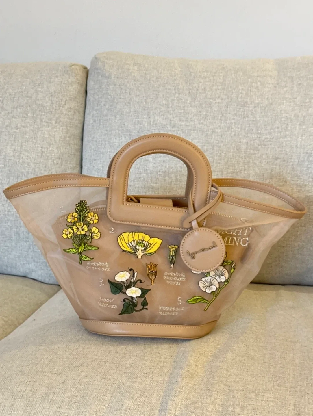 Lyn Around Blooming Bucket Bag