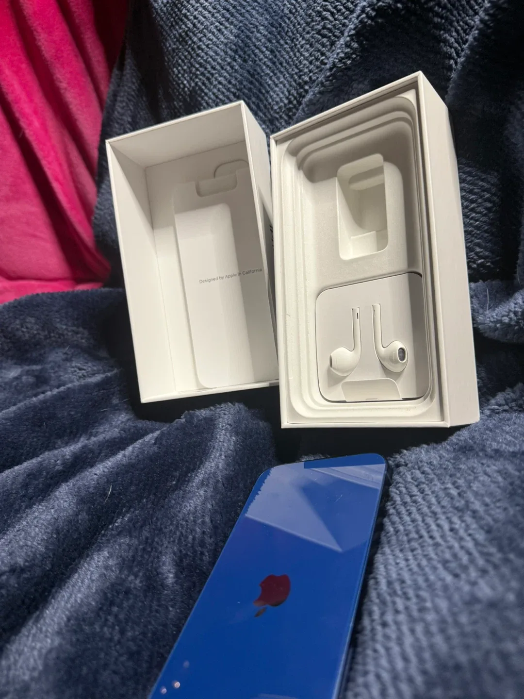 Apple iPhone 12 - Blue image indicator(3)