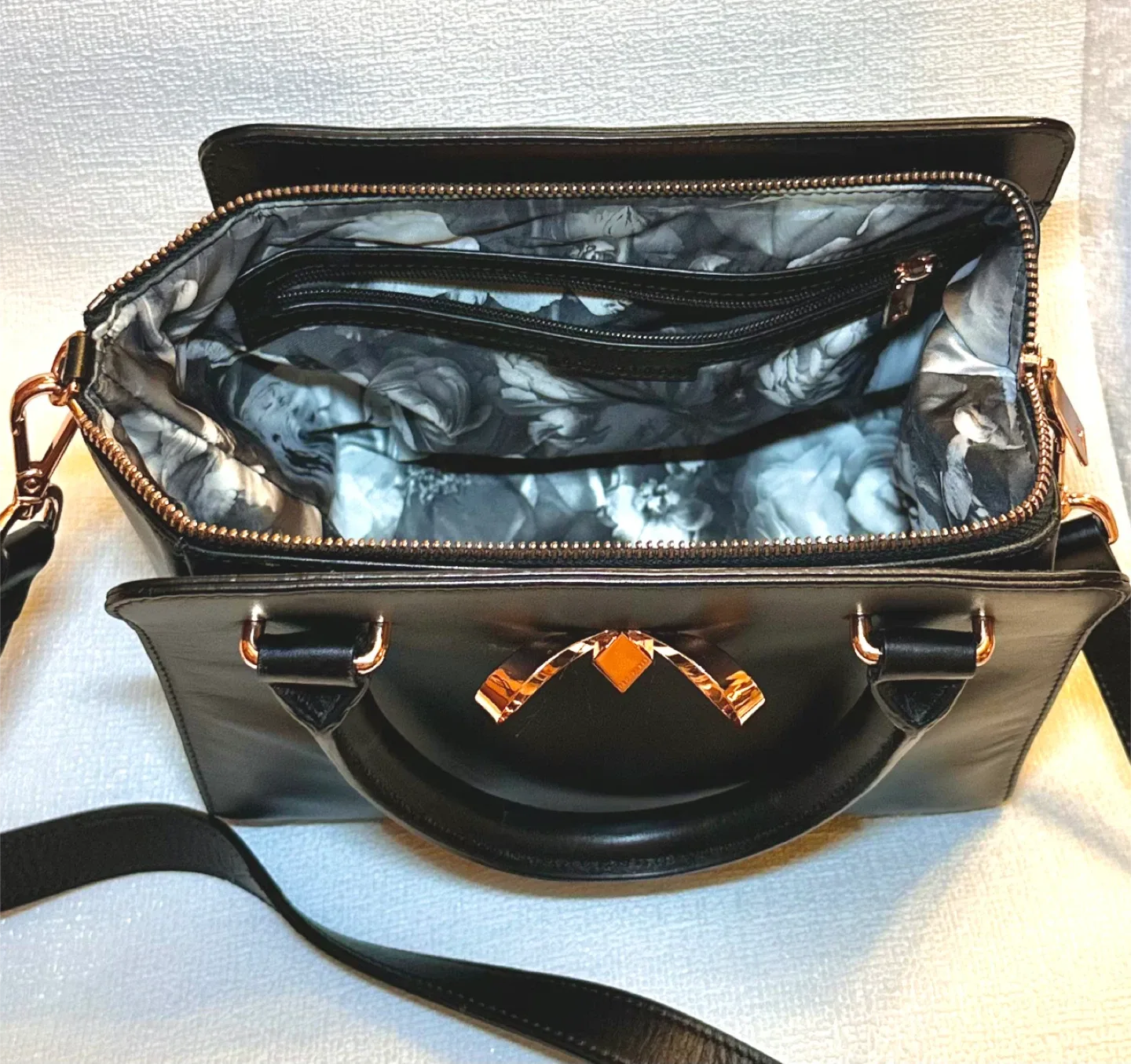 Ted Baker Black Leather Handbag image indicator(6)