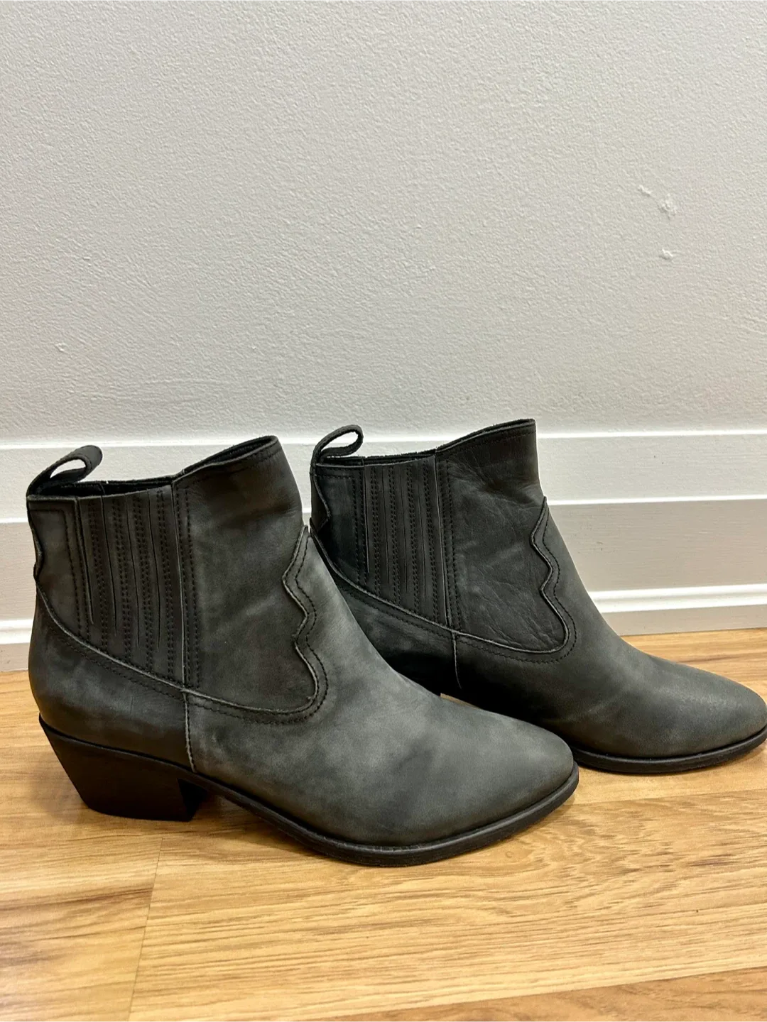 Joie Black Leather Ankle Boots image indicator(2)