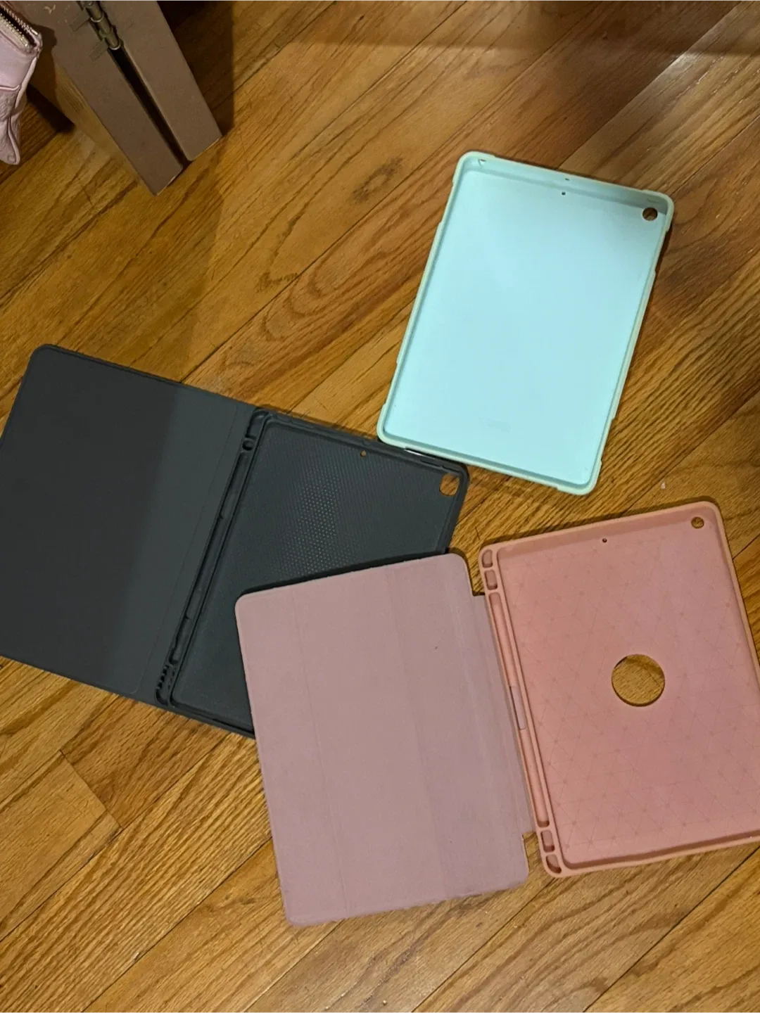 iPad 8th generation Cases image indicator(2)