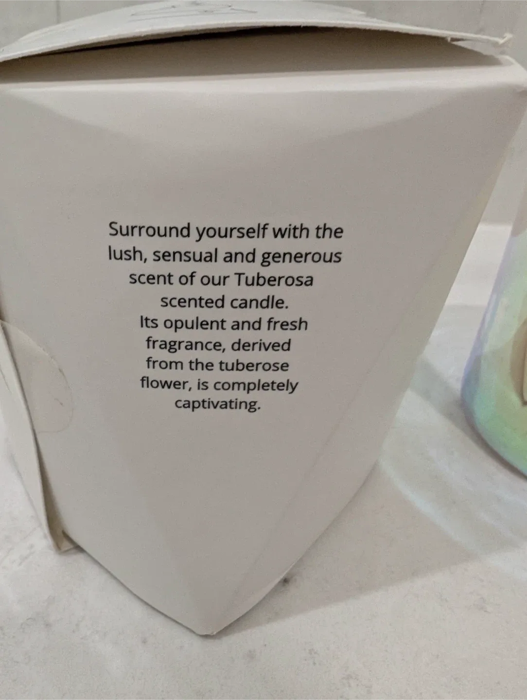 La Chatelaine Tuberosa Scented Candle - 240g image indicator(3)