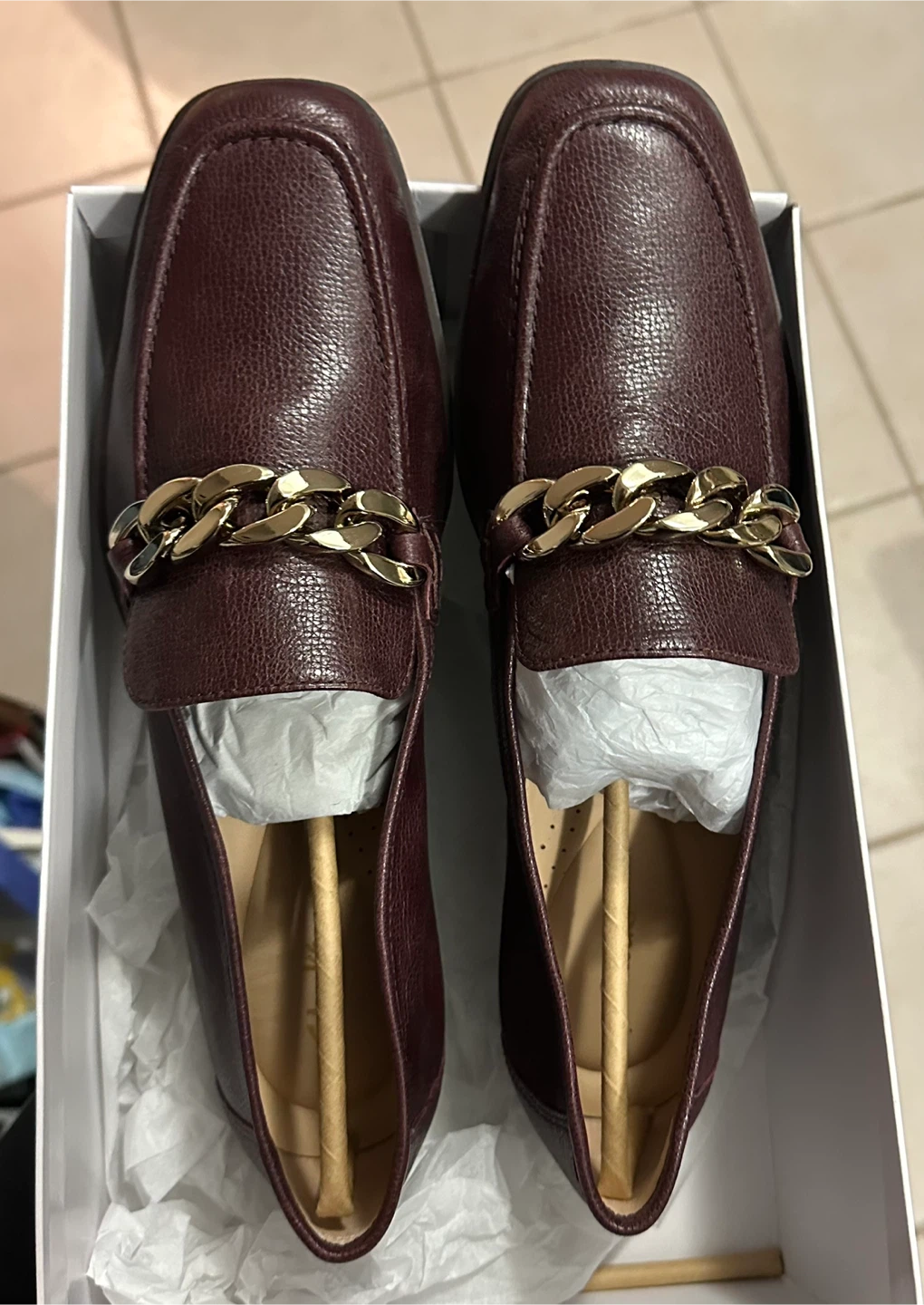 Women’s Clarks Leather Loafers Size 9