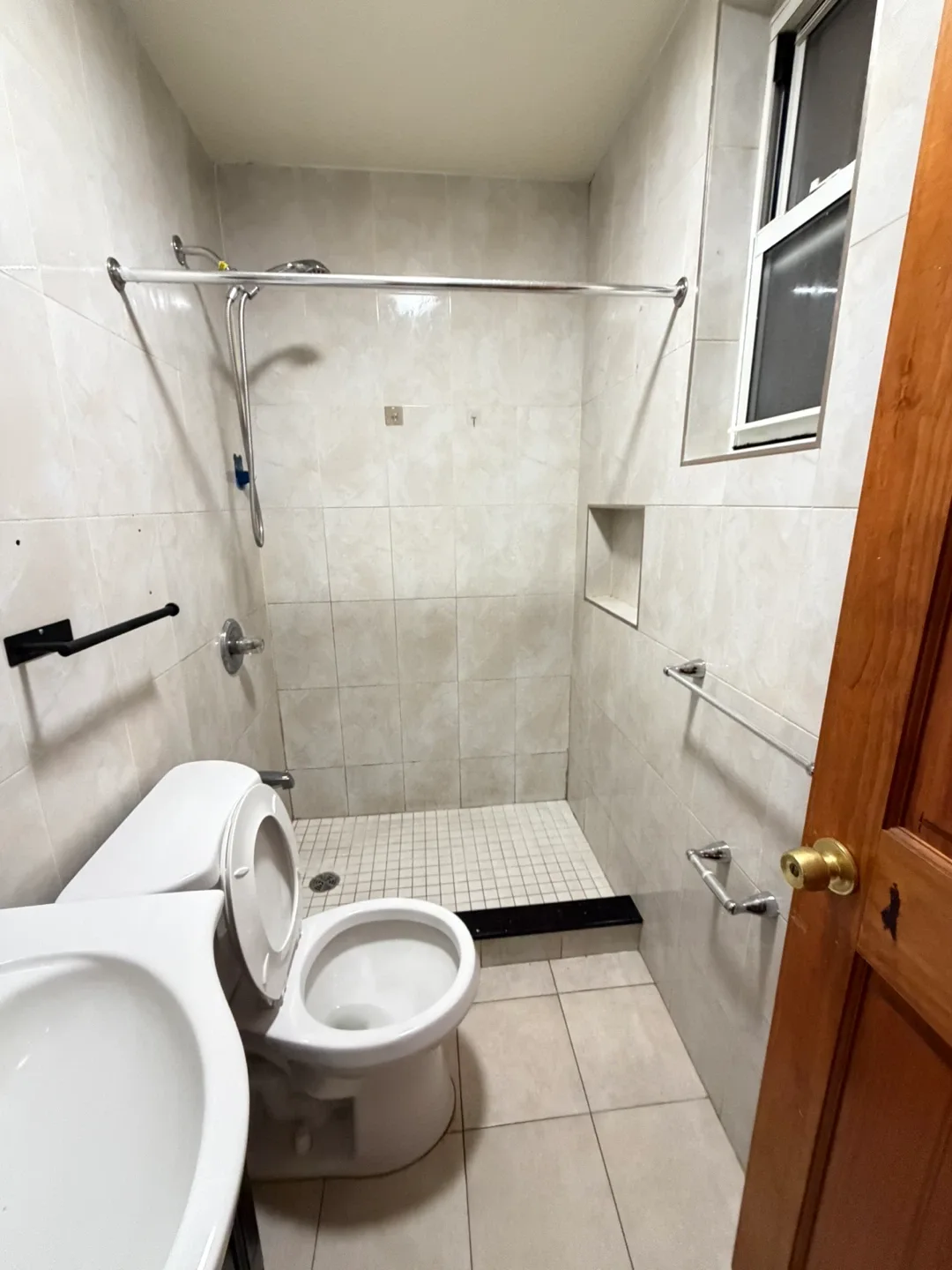 Rento cuarto zona Maspeth image indicator(3)