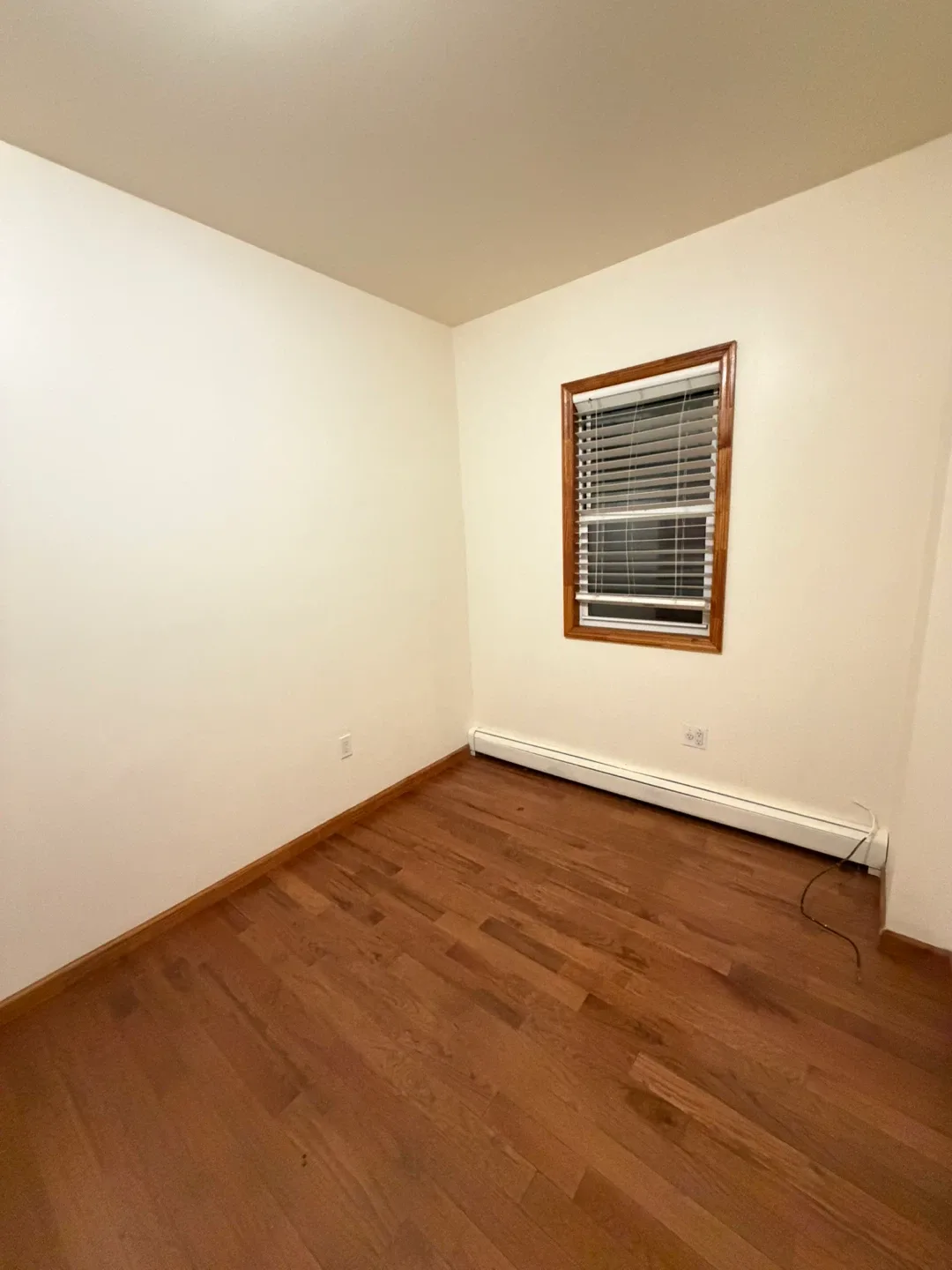 Rento cuarto zona Maspeth