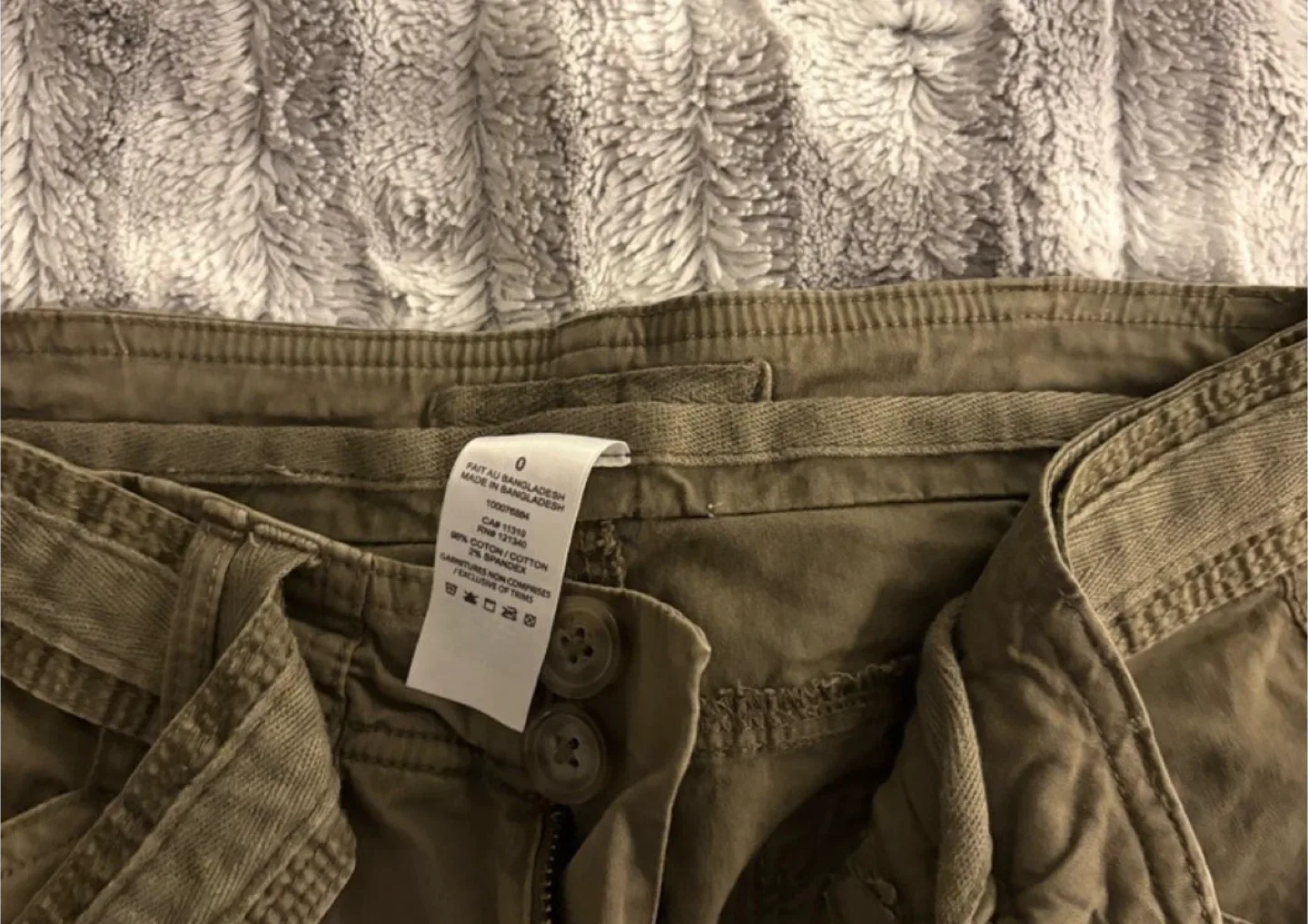Old Navy Olive Green Cargo Pants - Size 0 image indicator(2)
