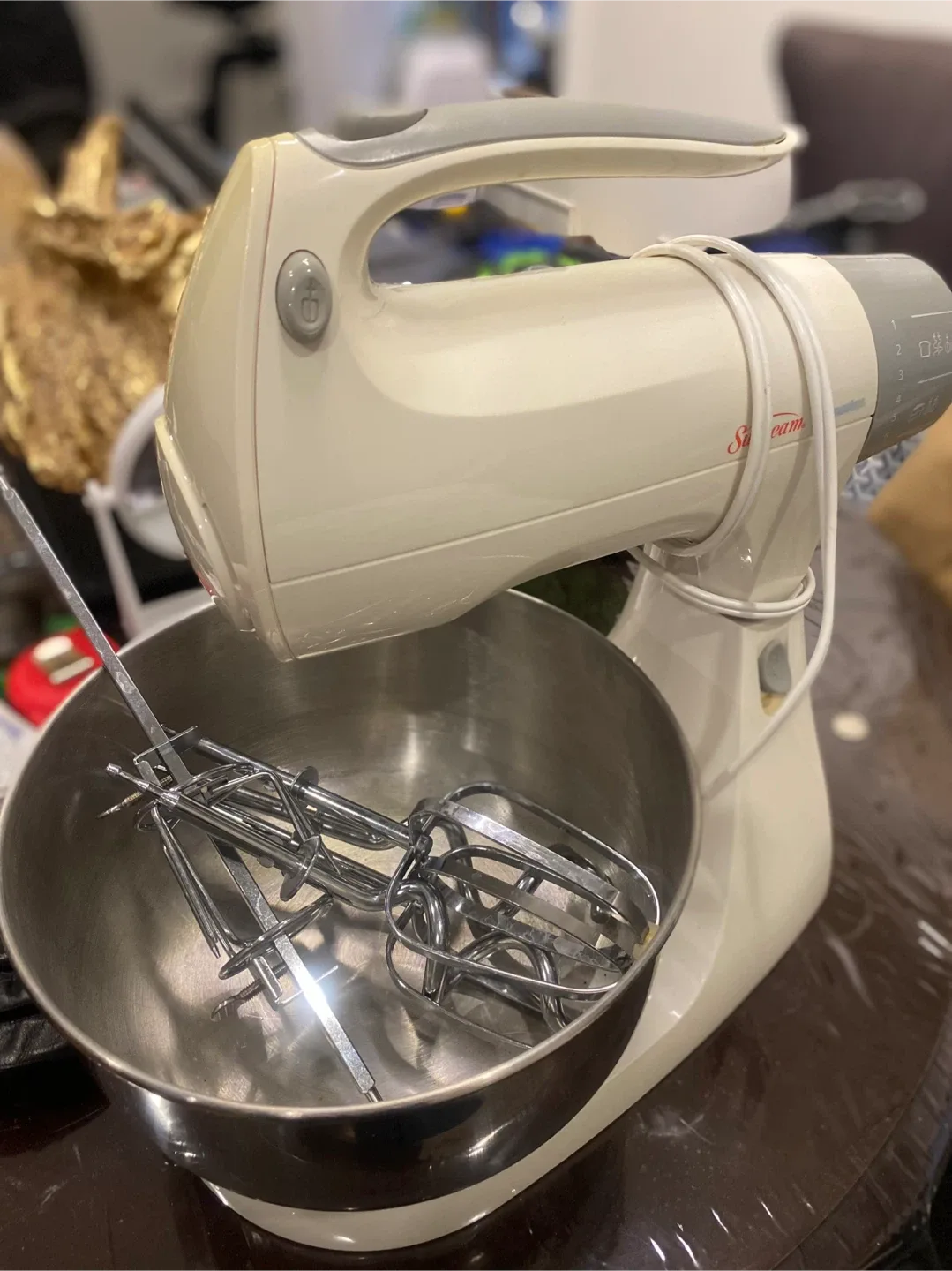 Sunbeam Mixmaster Stand Mixer image indicator(2)