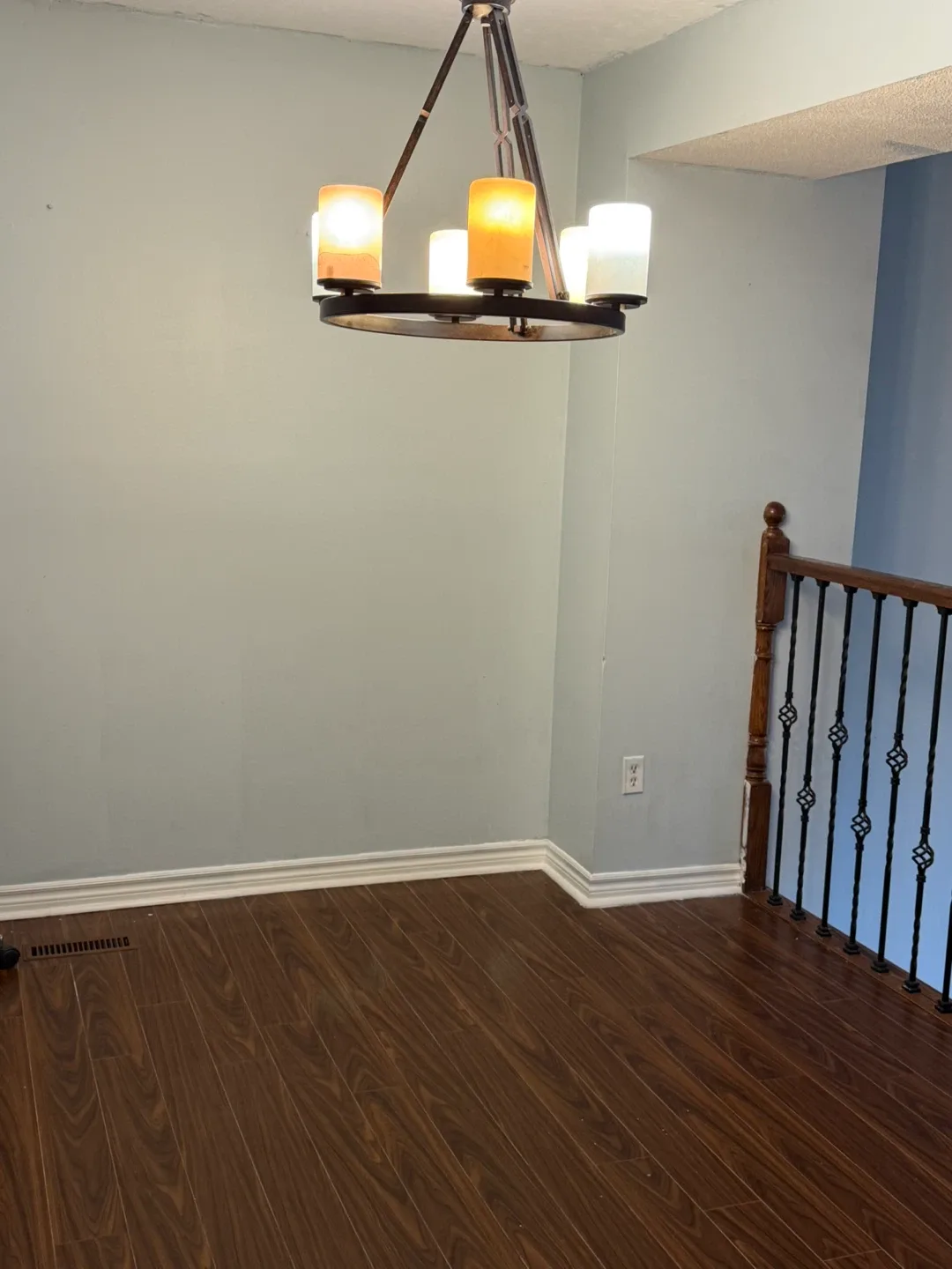 Town House For Rent image indicator(4)