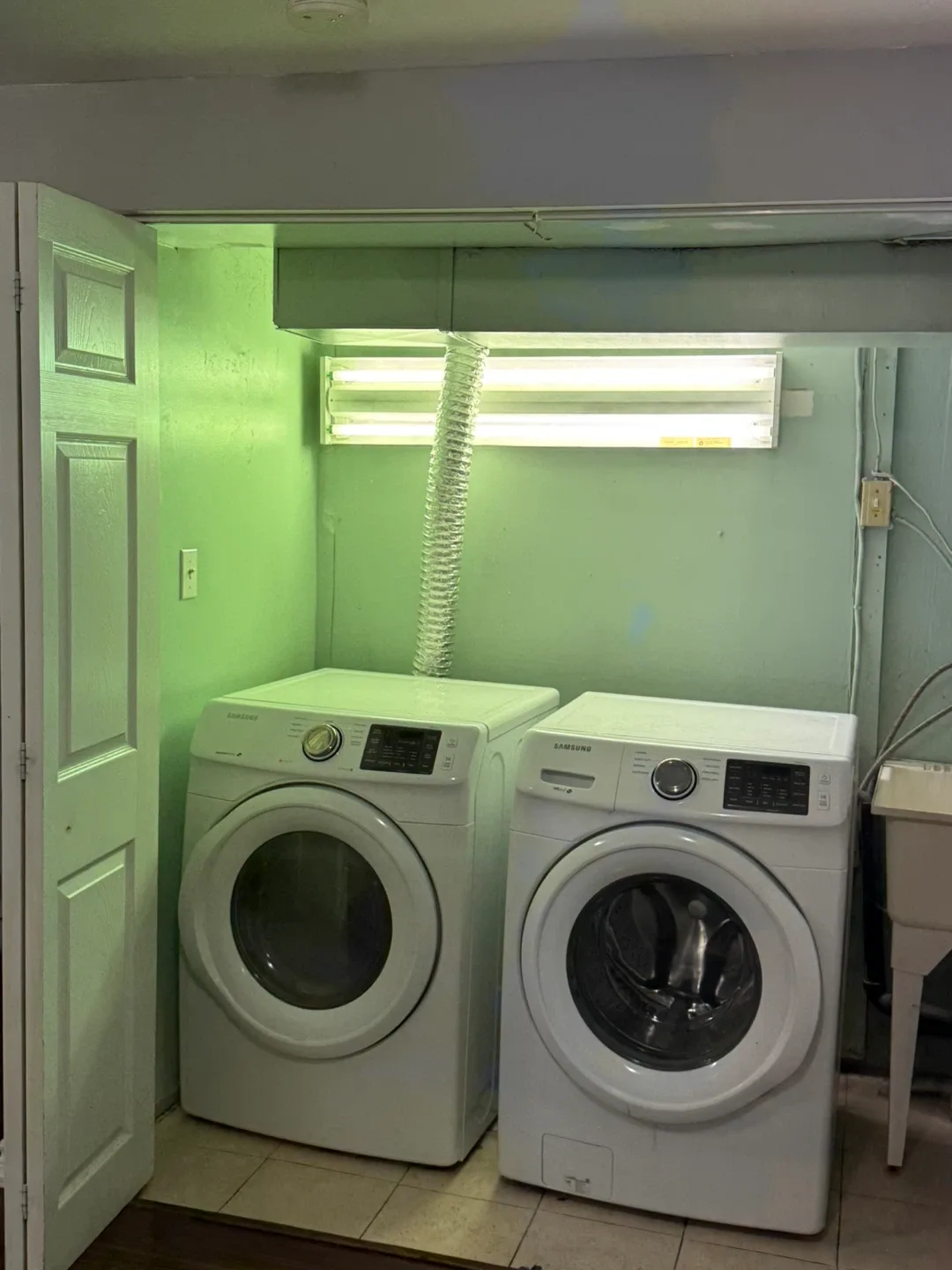 Town House For Rent image indicator(8)