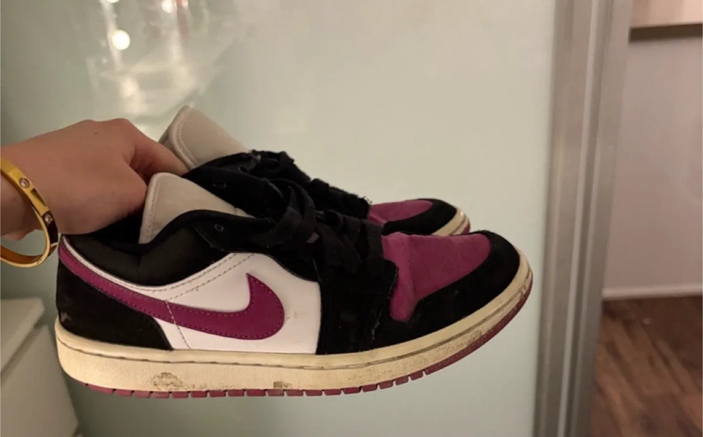 Nike Air Jordan 1 Low image indicator(3)