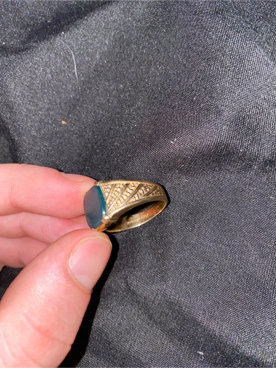 10K Gold Ring image indicator(3)