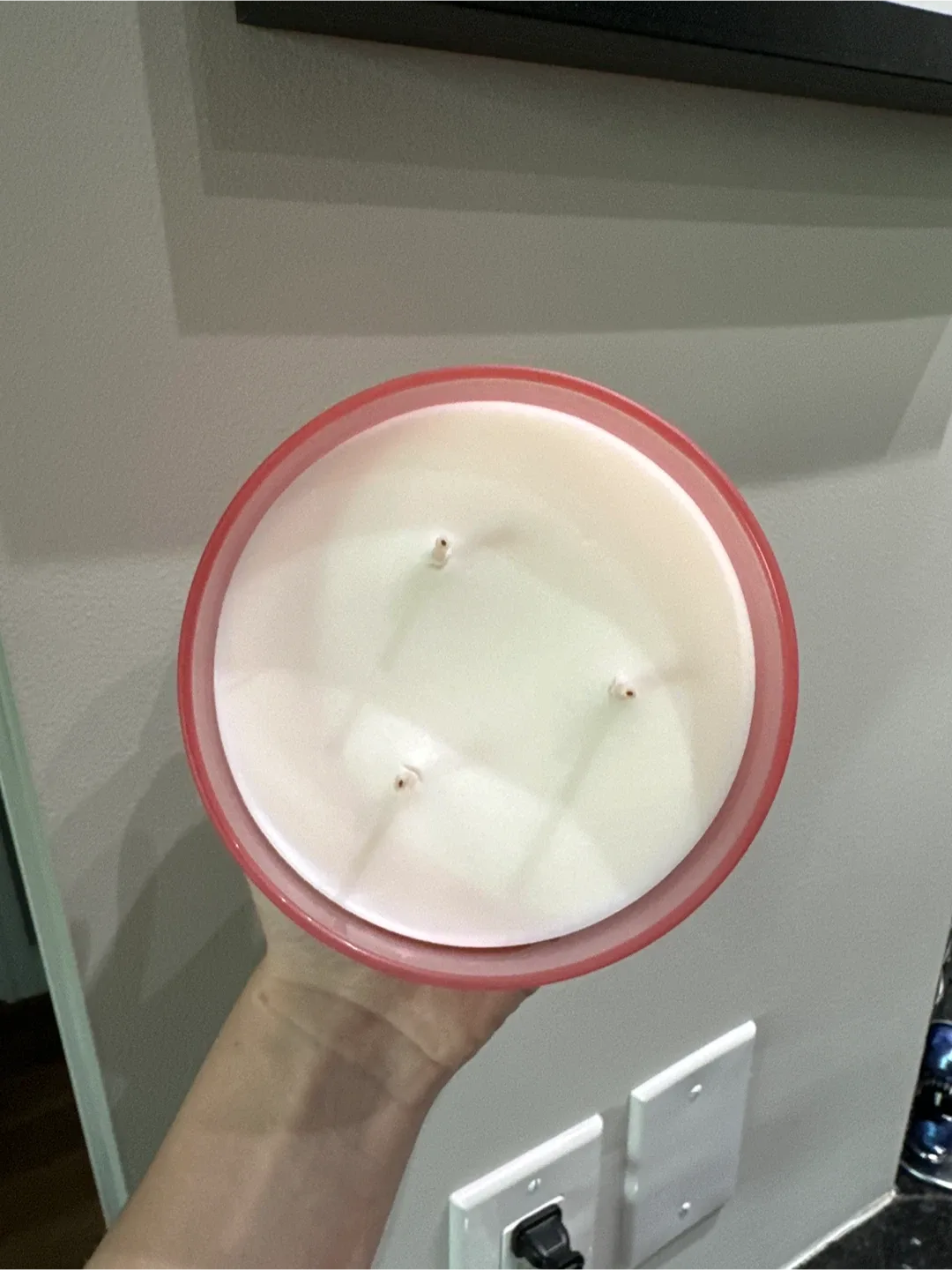 🆓White Barn Crushed Candy Cane Candle 🕯️ image indicator(2)