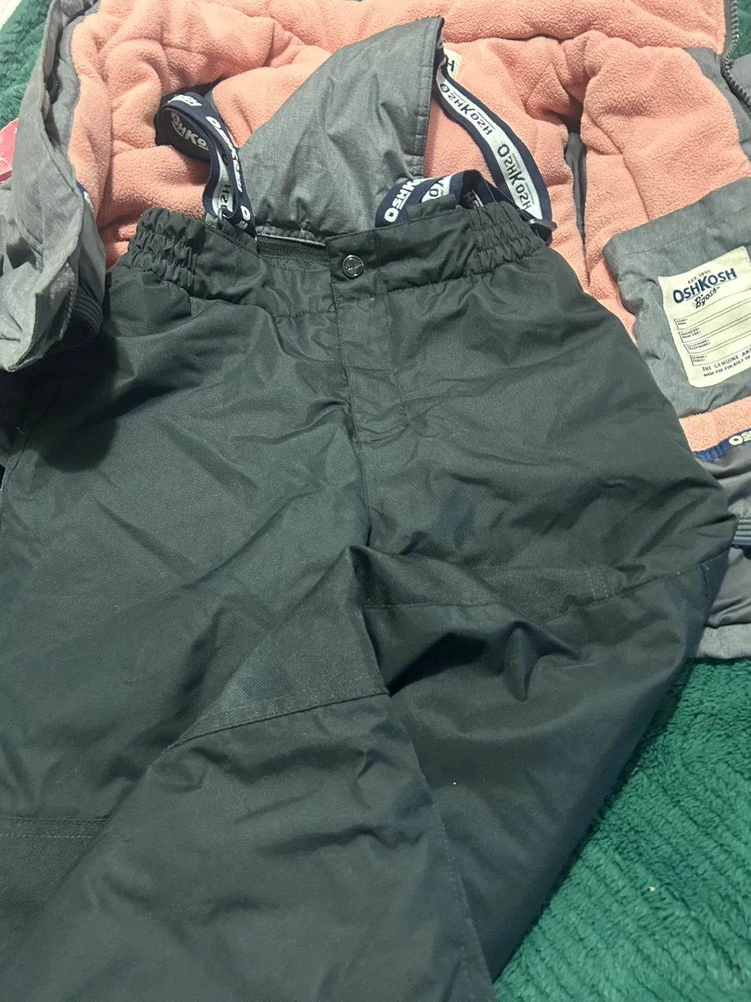 OshKosh B'gosh Snowsuit Set image indicator(3)